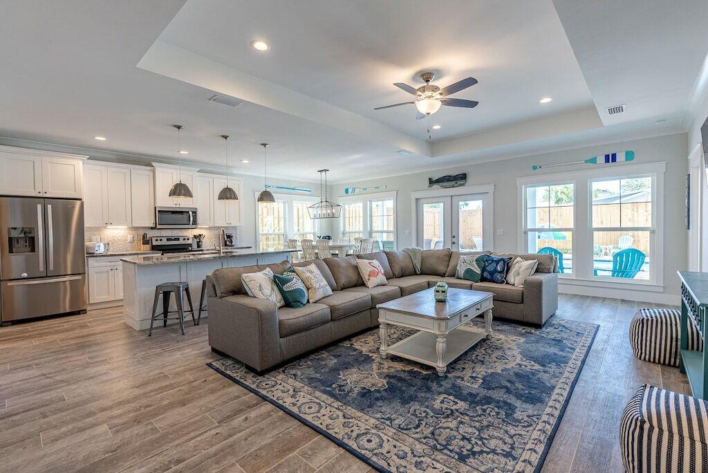 RIVIERA BEACH - Residential