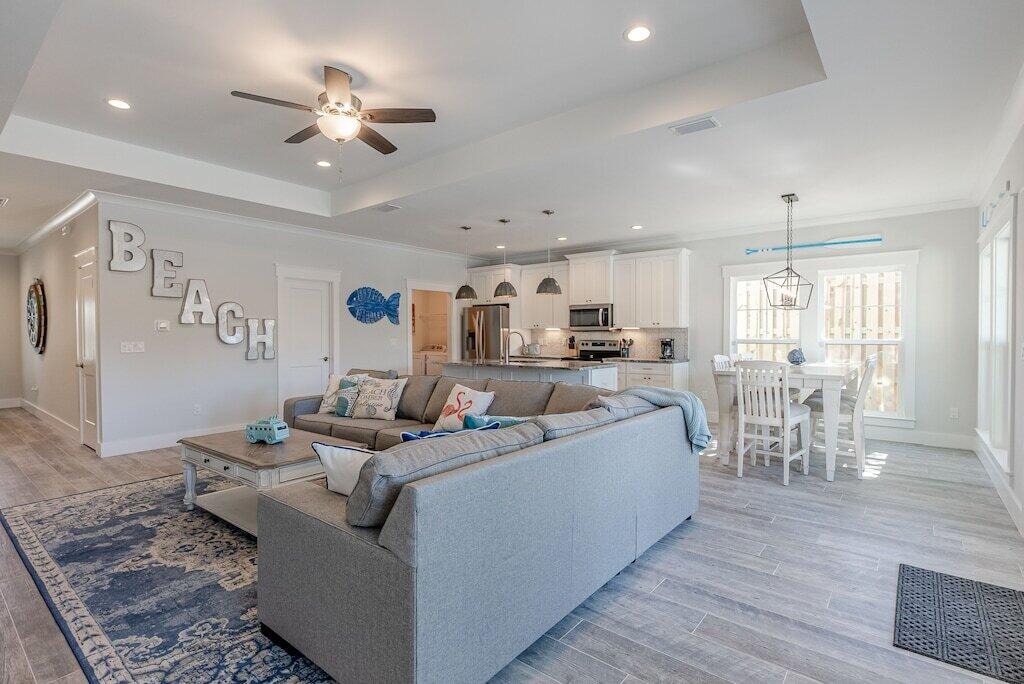 RIVIERA BEACH - Residential