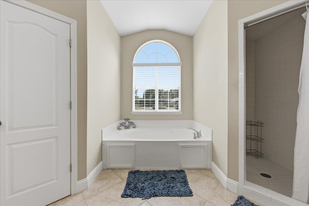 ROCKY BAYOU COUNTRY CLUB ESTATES 11 - Residential