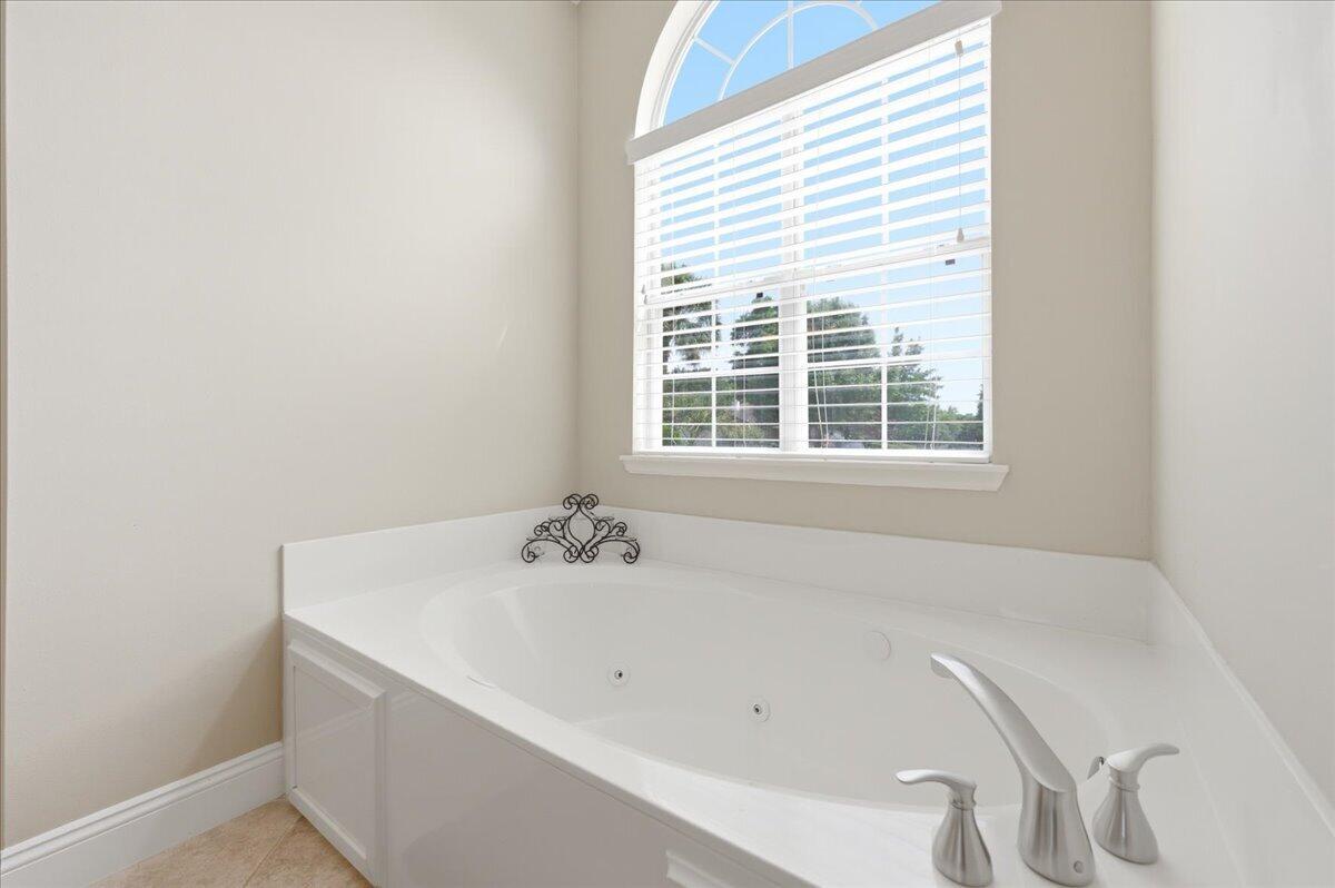 ROCKY BAYOU COUNTRY CLUB ESTATES 11 - Residential