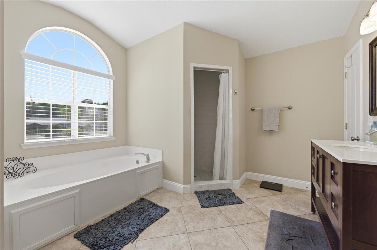 ROCKY BAYOU COUNTRY CLUB ESTATES 11 - Residential