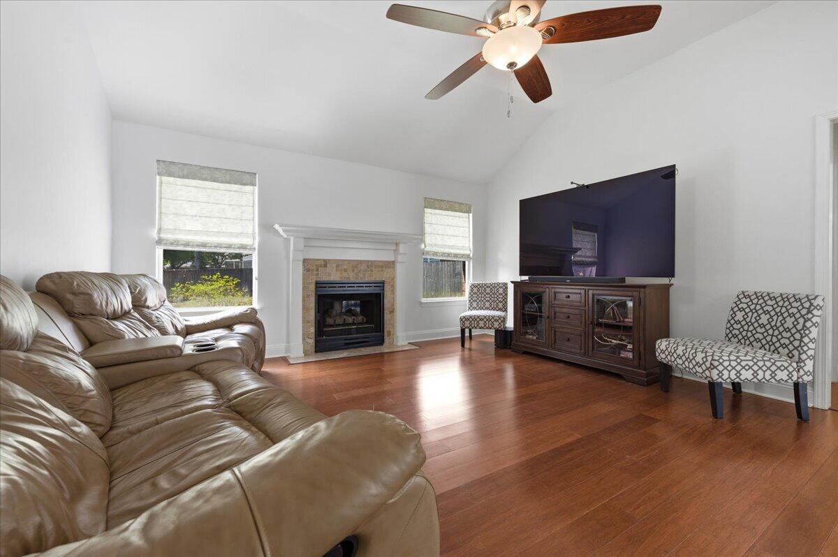 ROCKY BAYOU COUNTRY CLUB ESTATES 11 - Residential