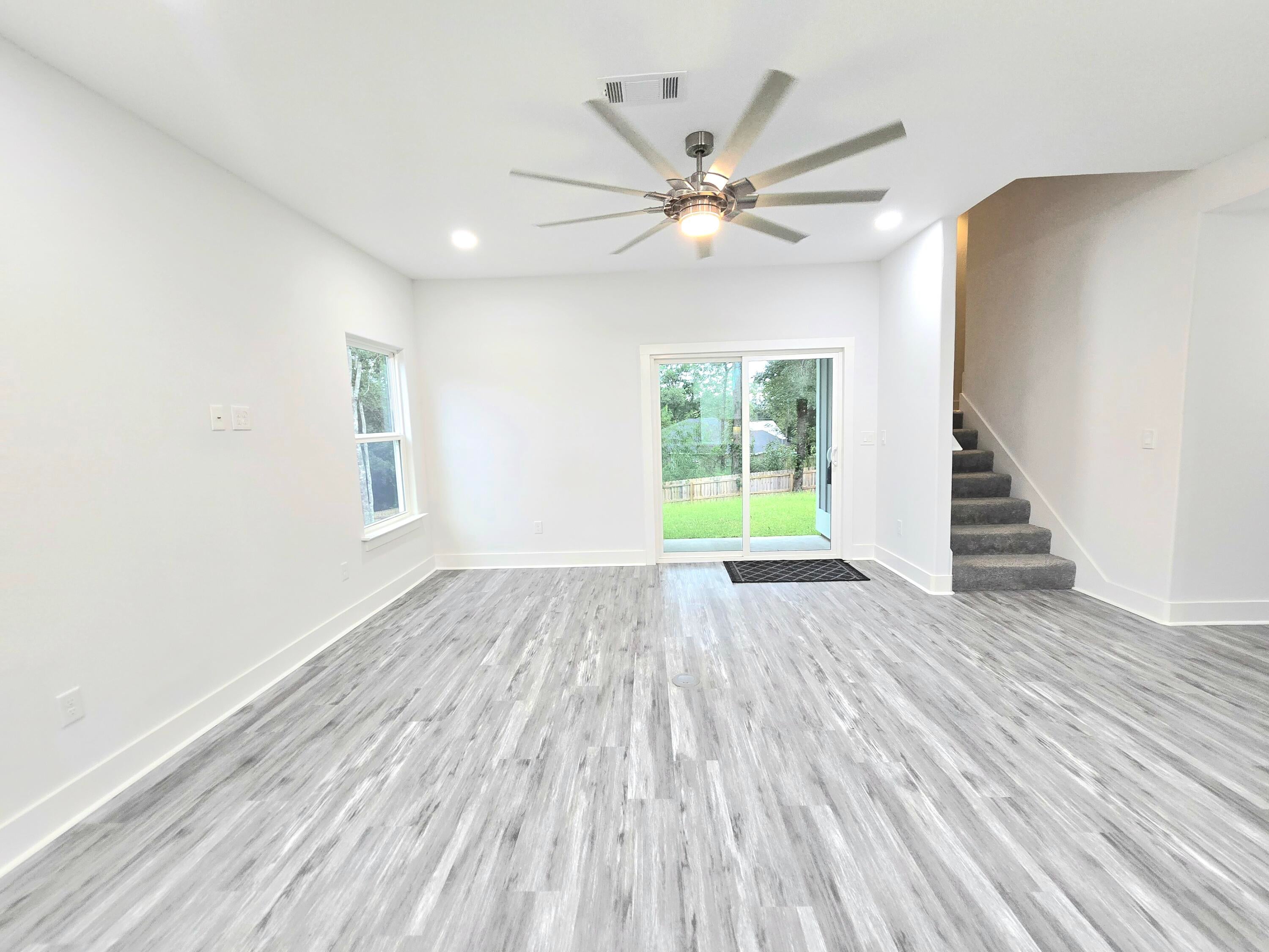 RIVERCHASE S/D - Residential