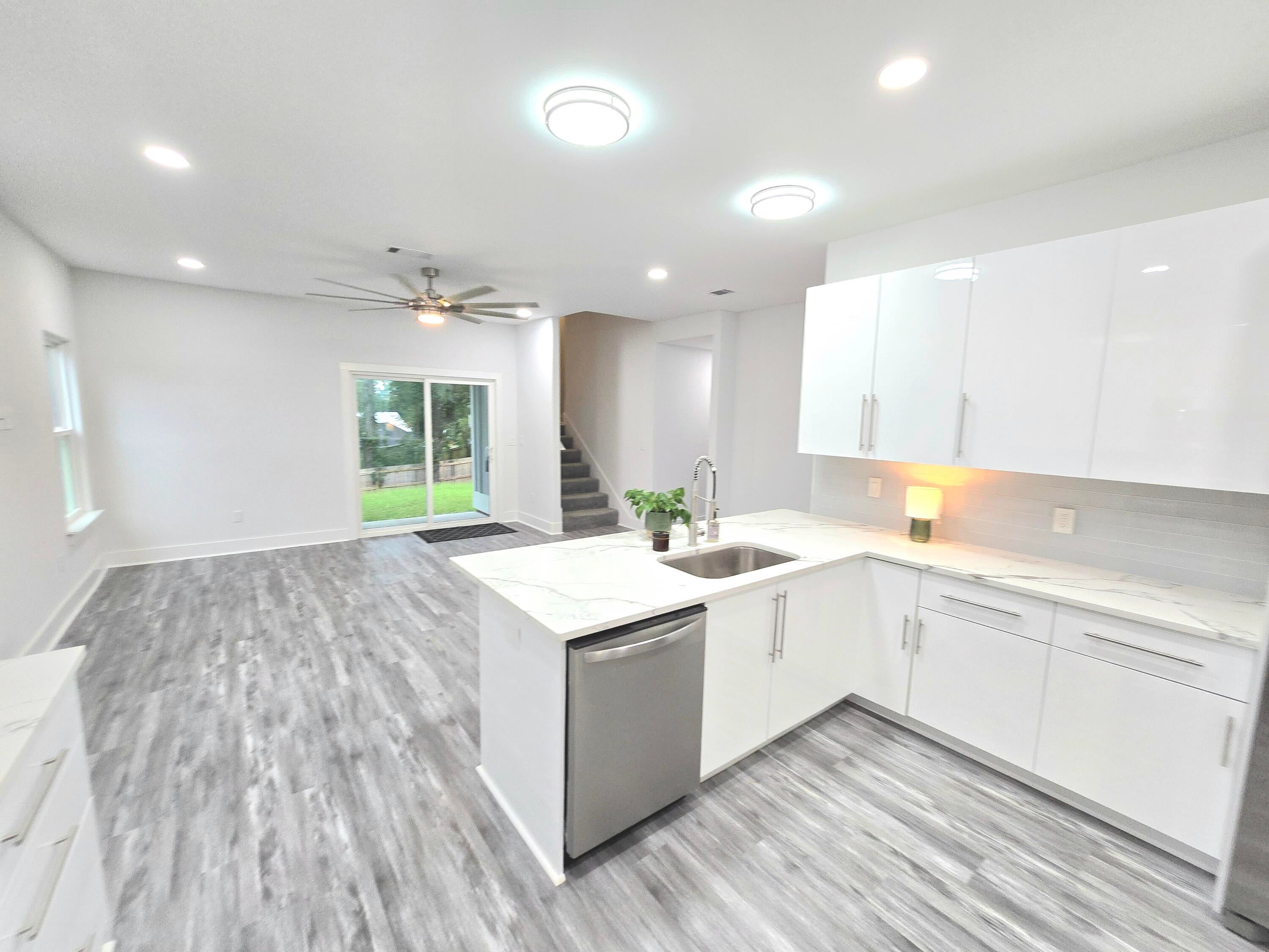 RIVERCHASE S/D - Residential