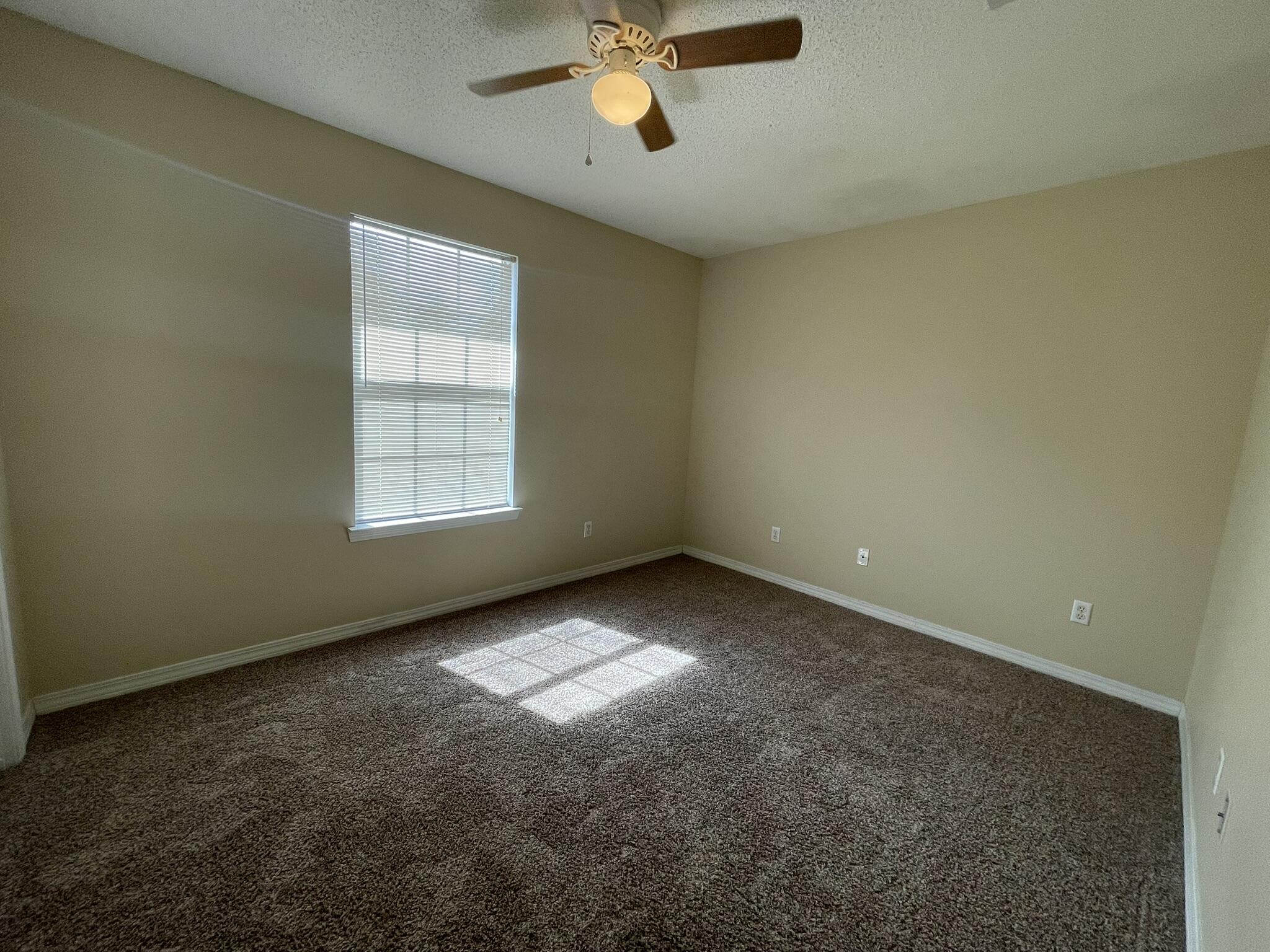 COUNTRYVIEW ESTATES 6TH ADDN PH1 - Residential Lease