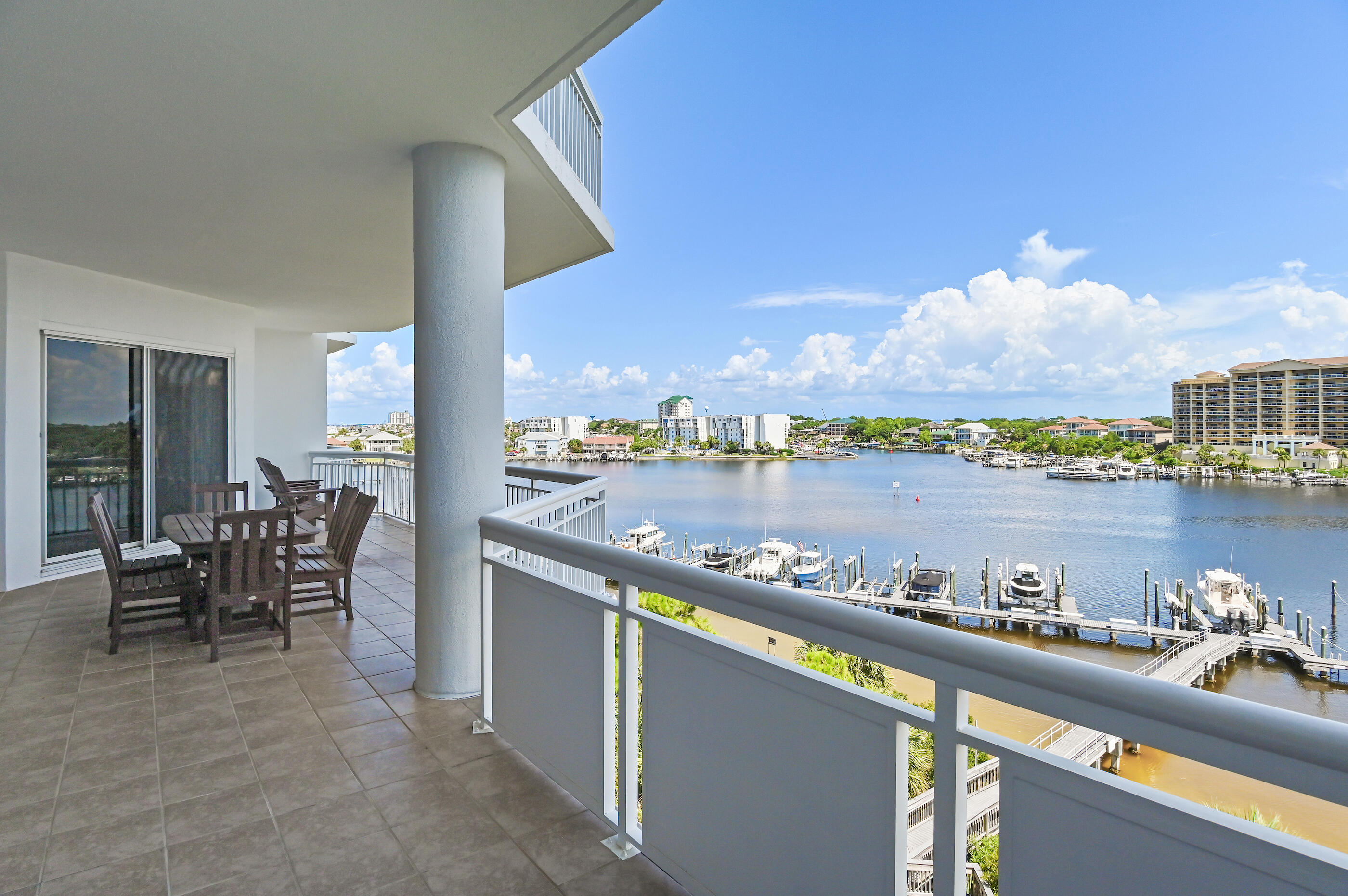 HARBOR LANDING - Residential