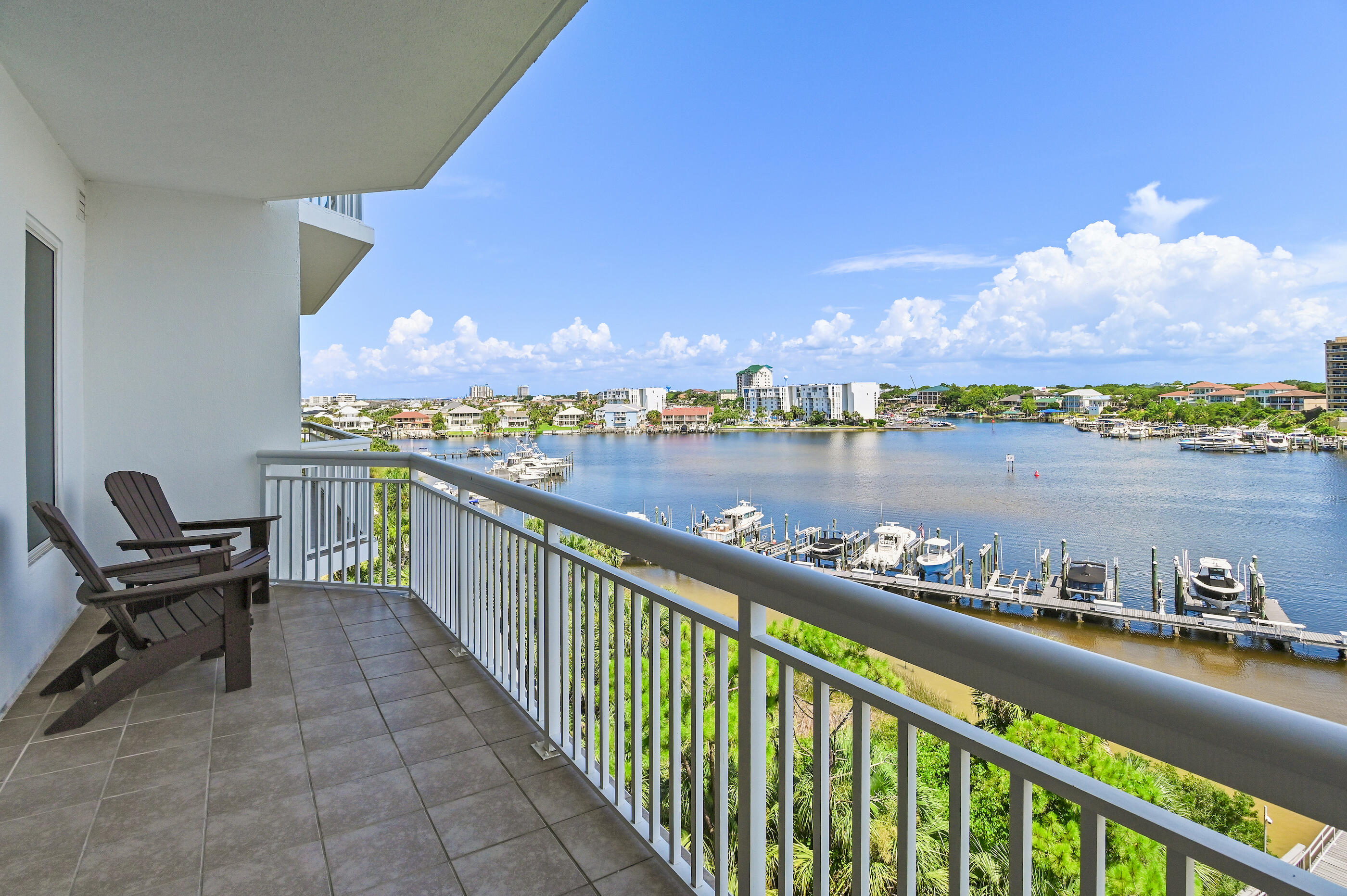 HARBOR LANDING - Residential