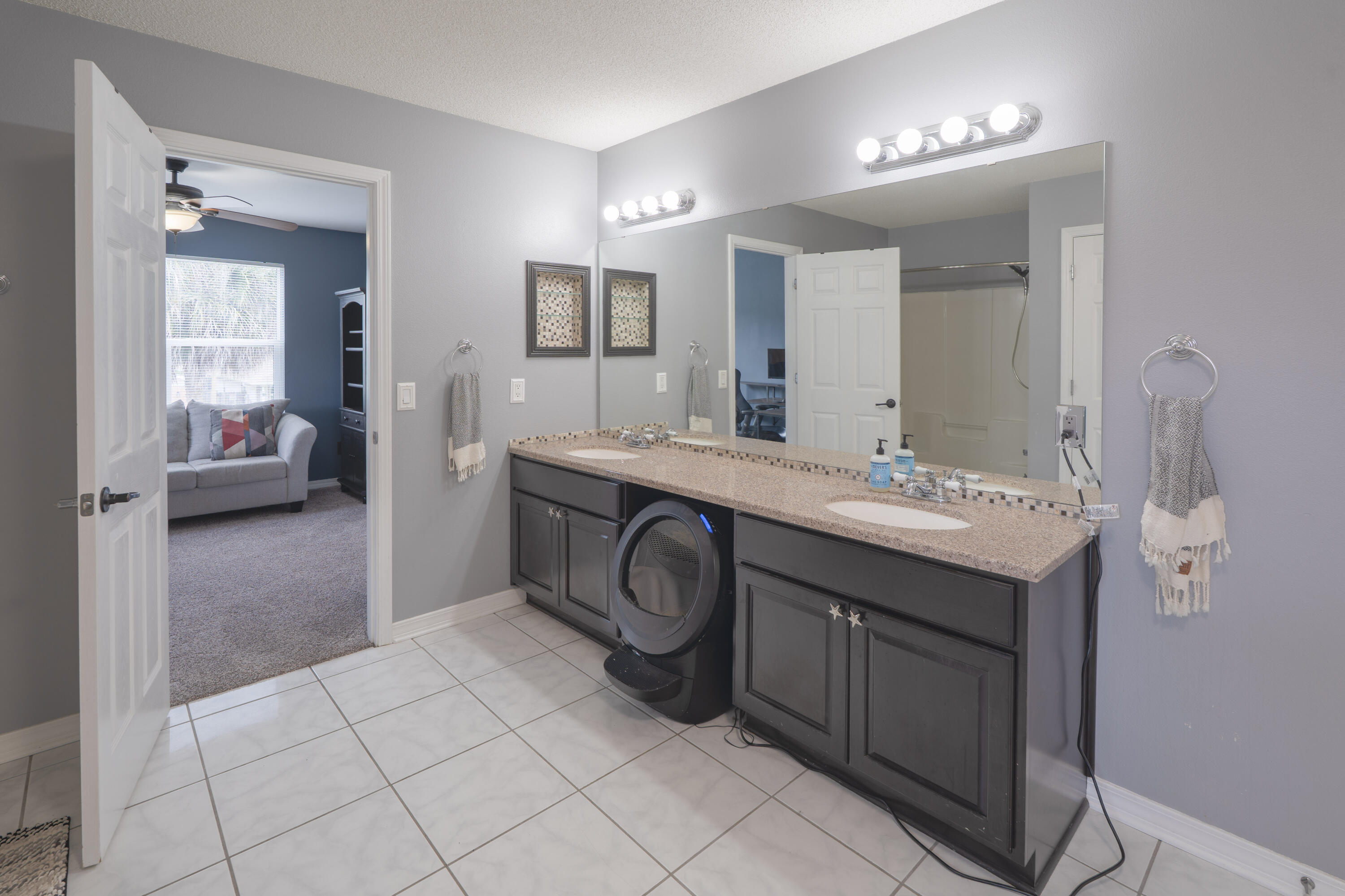 EMERALD VILLAGE S/D - Residential