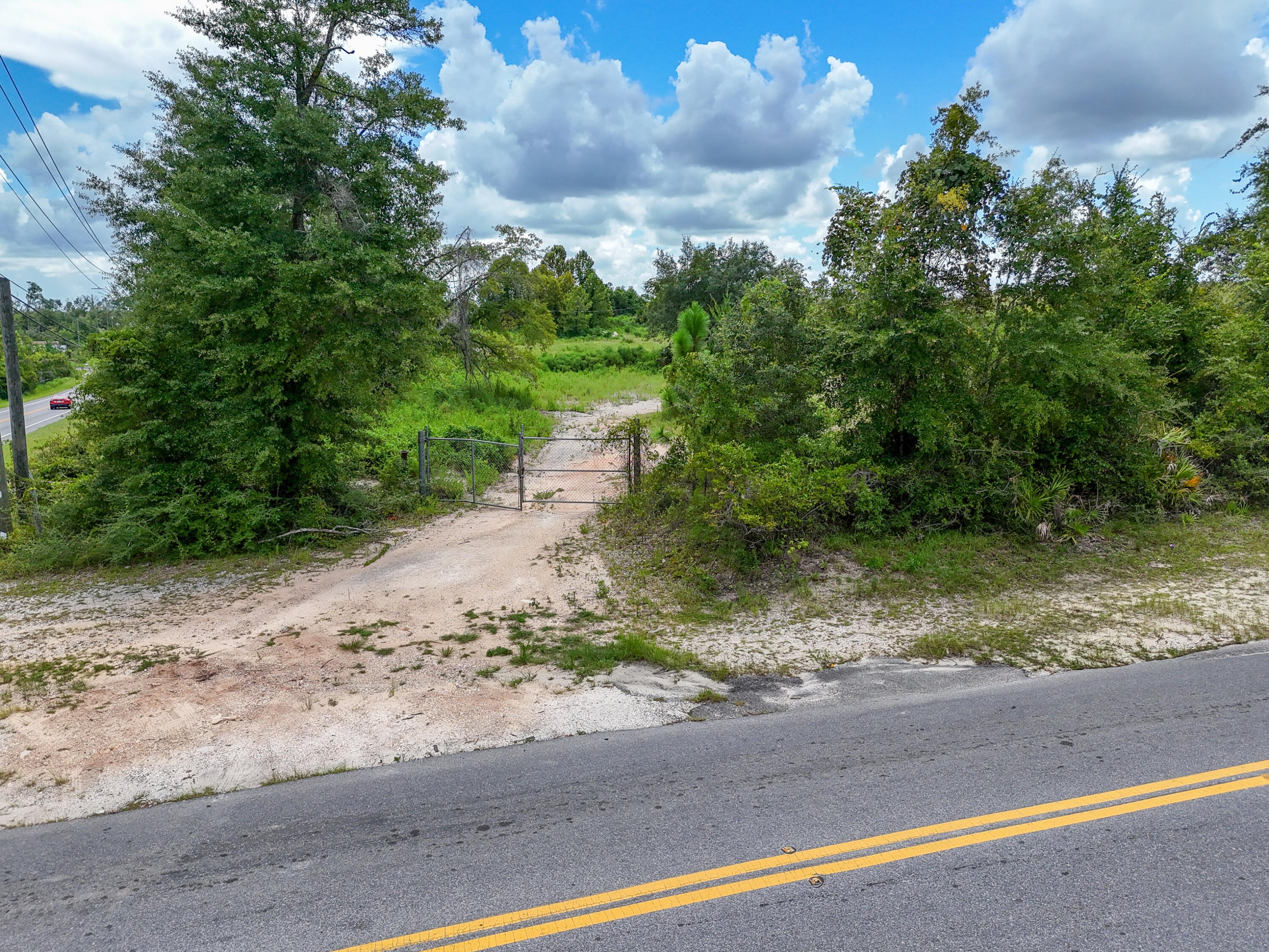 NO RECORDED SUBDIVISION - Land