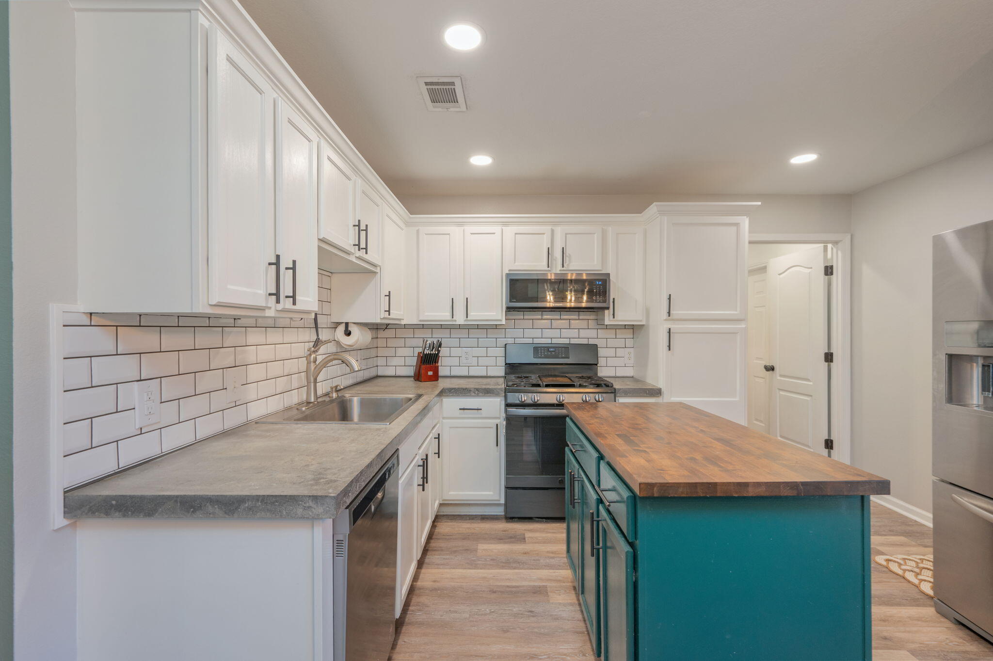 HARLAN SQUARE S/D LOT 10 BLK A - Residential