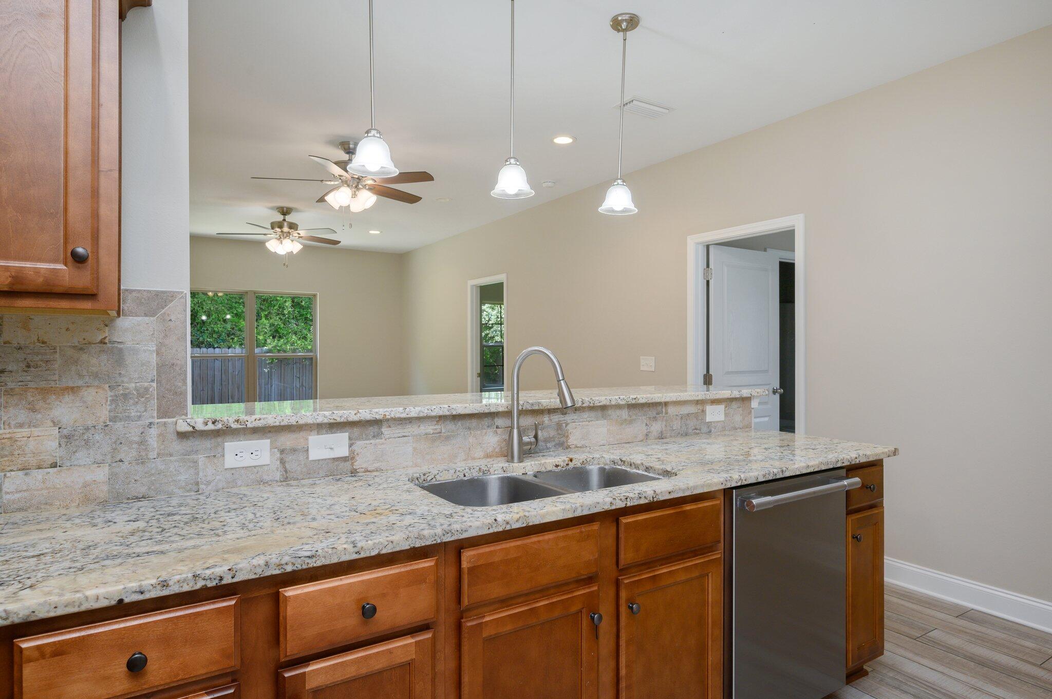 CRESCENT SHORES - Residential