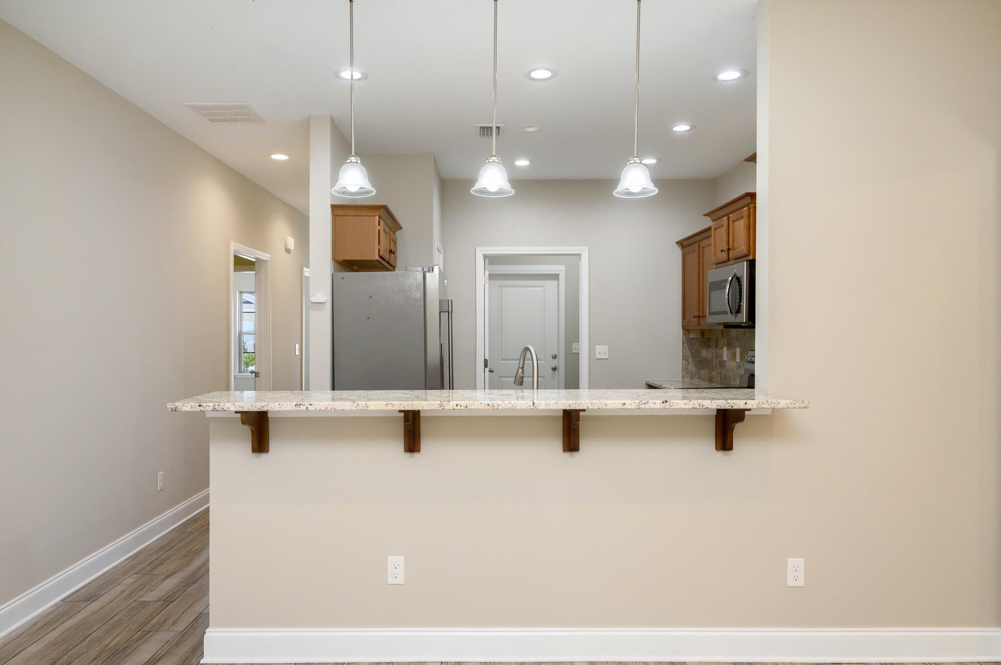 CRESCENT SHORES - Residential