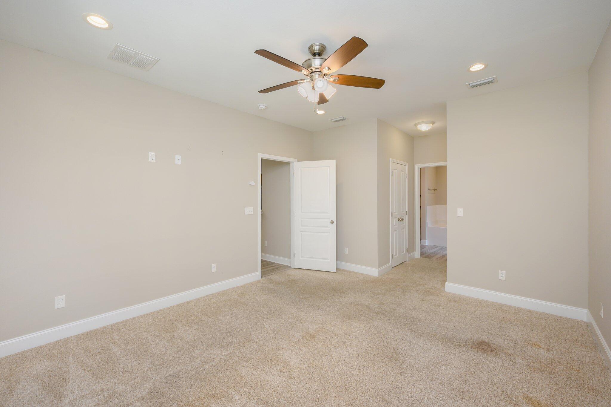 CRESCENT SHORES - Residential