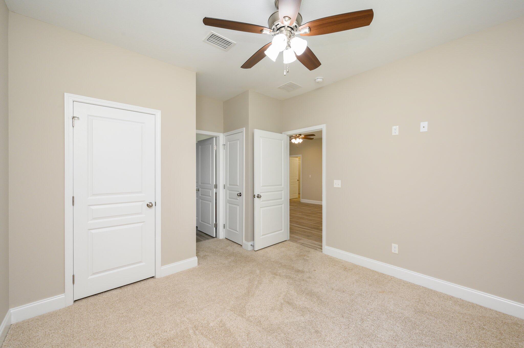 CRESCENT SHORES - Residential