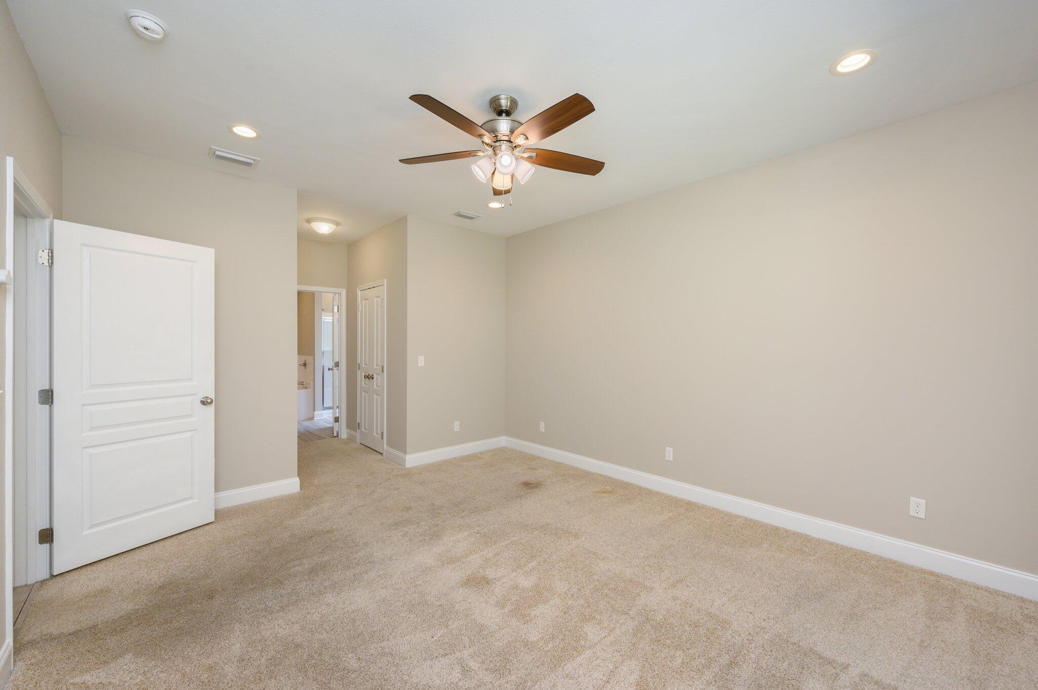 CRESCENT SHORES - Residential