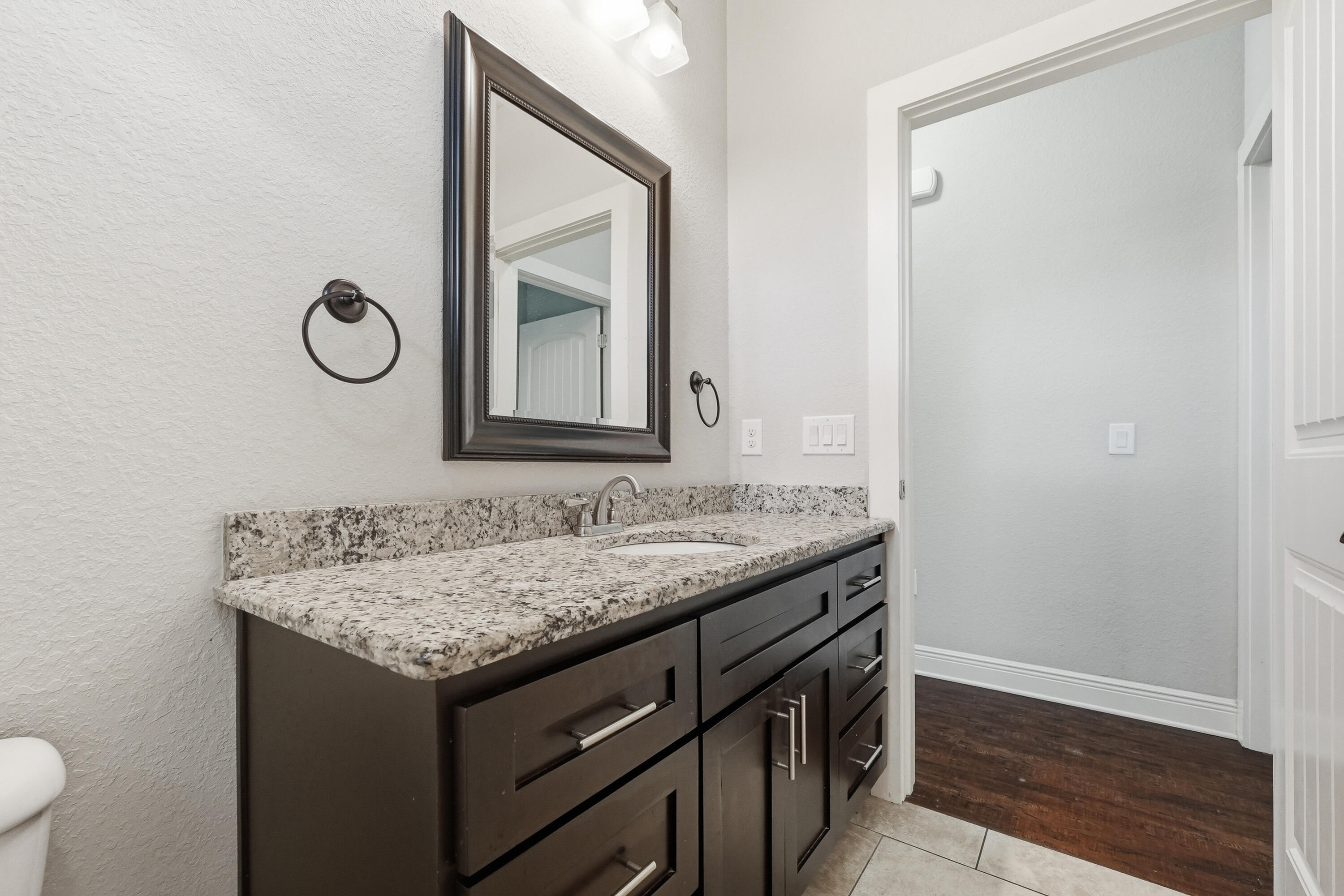 HOLLEY BY THE SEA - Residential