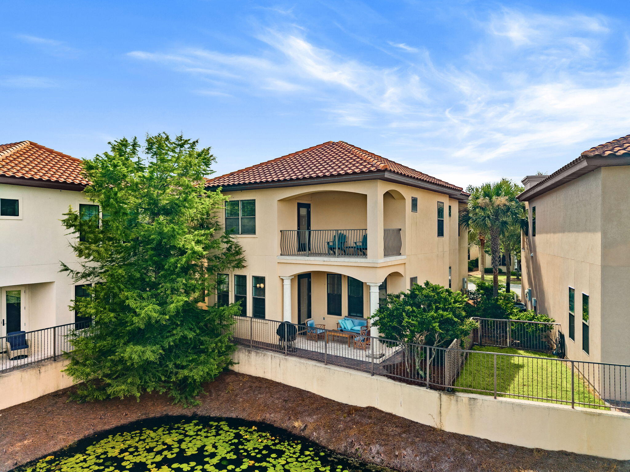 VILLA LAGO - Residential