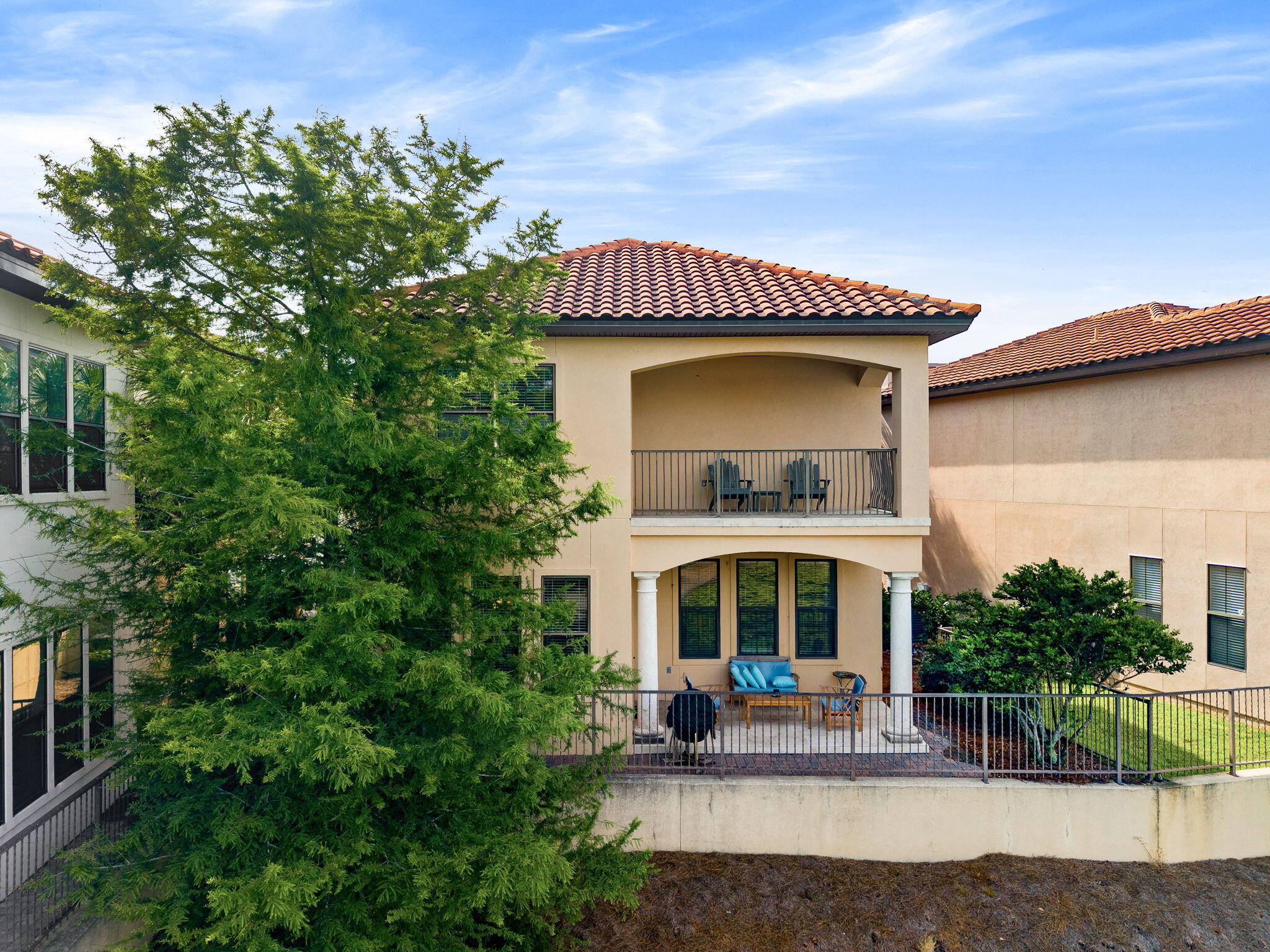 VILLA LAGO - Residential