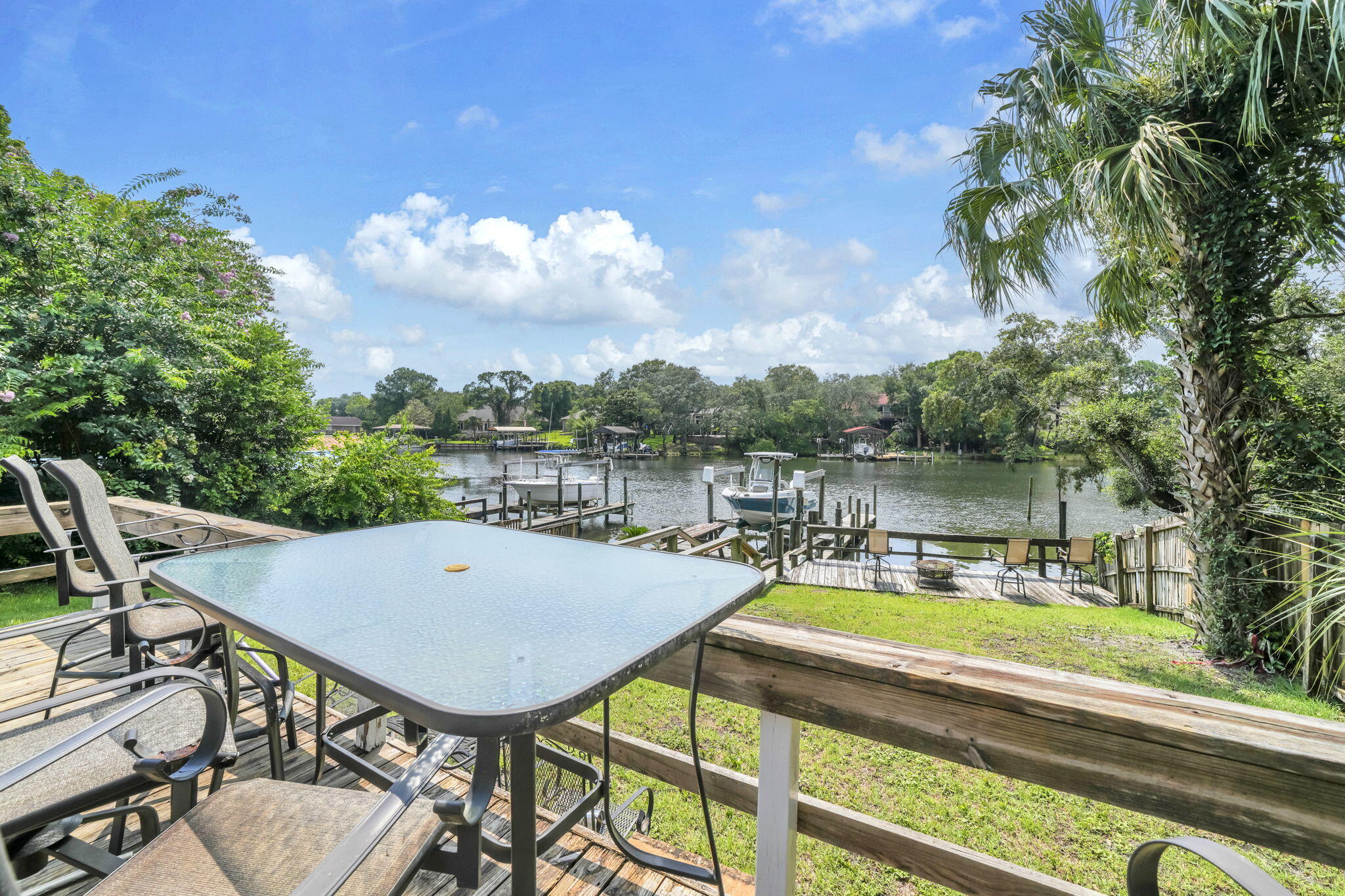 CINCO BAYOU LOTS 8 BLK 6 - Residential