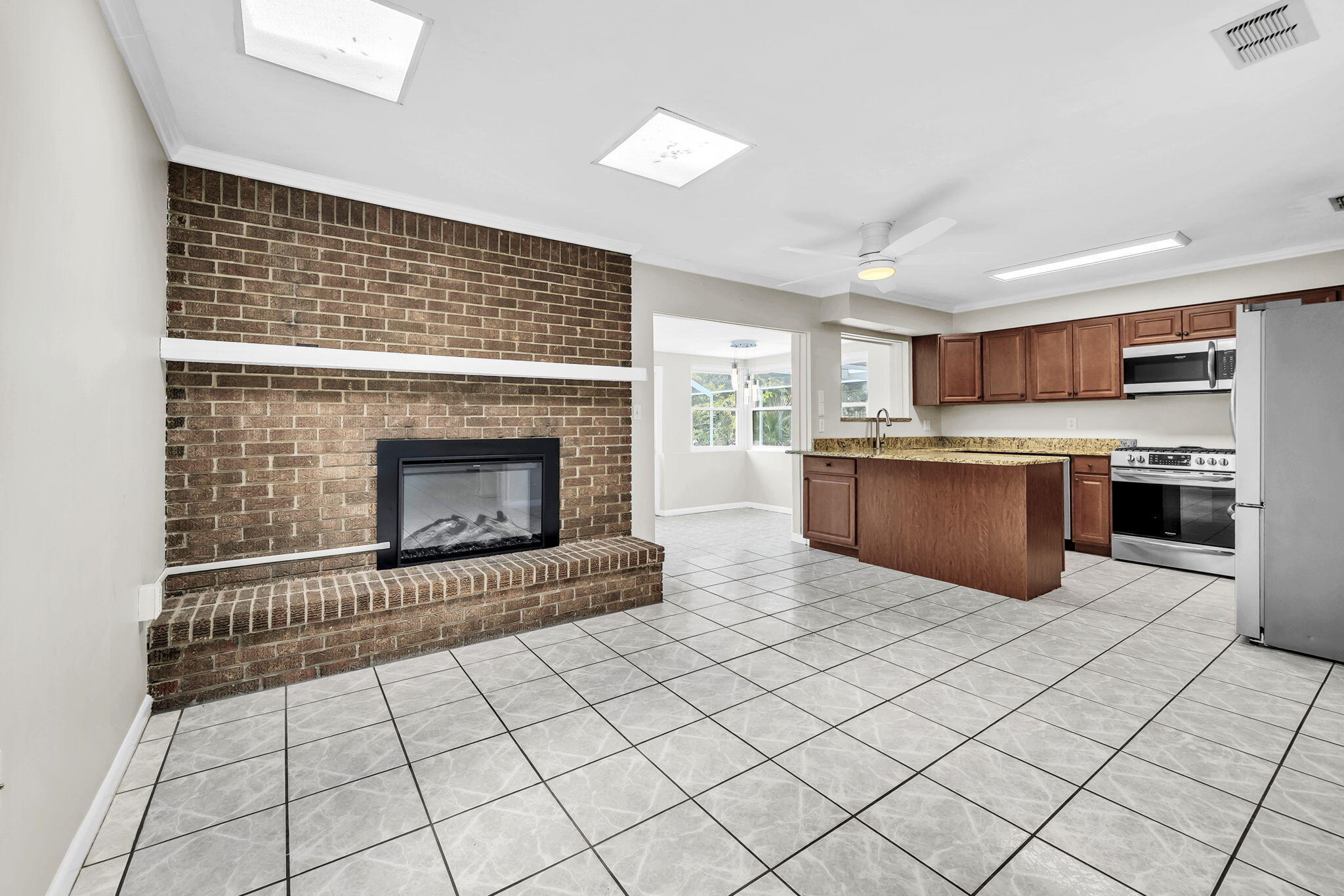 CINCO BAYOU LOTS 8 BLK 6 - Residential