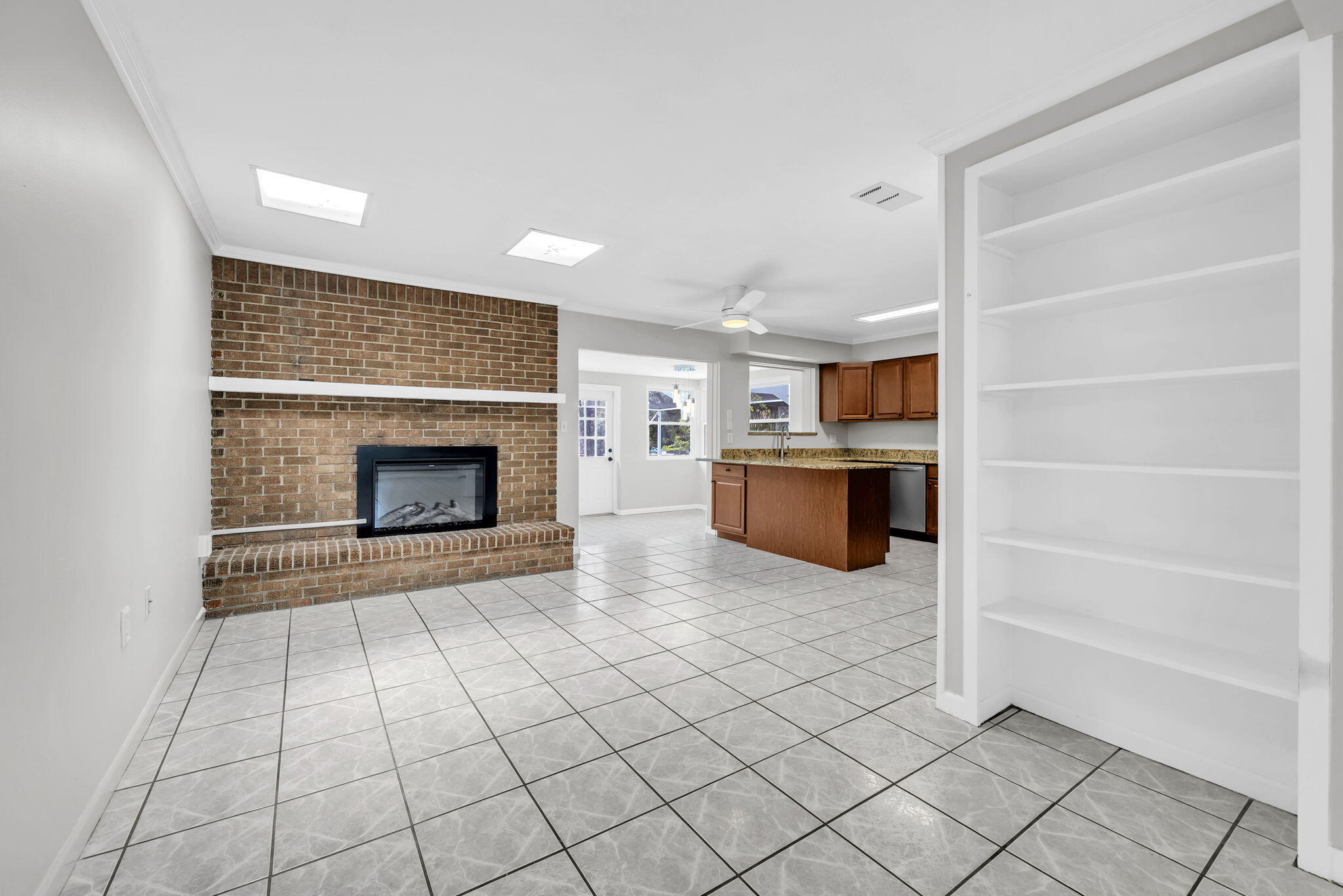 CINCO BAYOU LOTS 8 BLK 6 - Residential