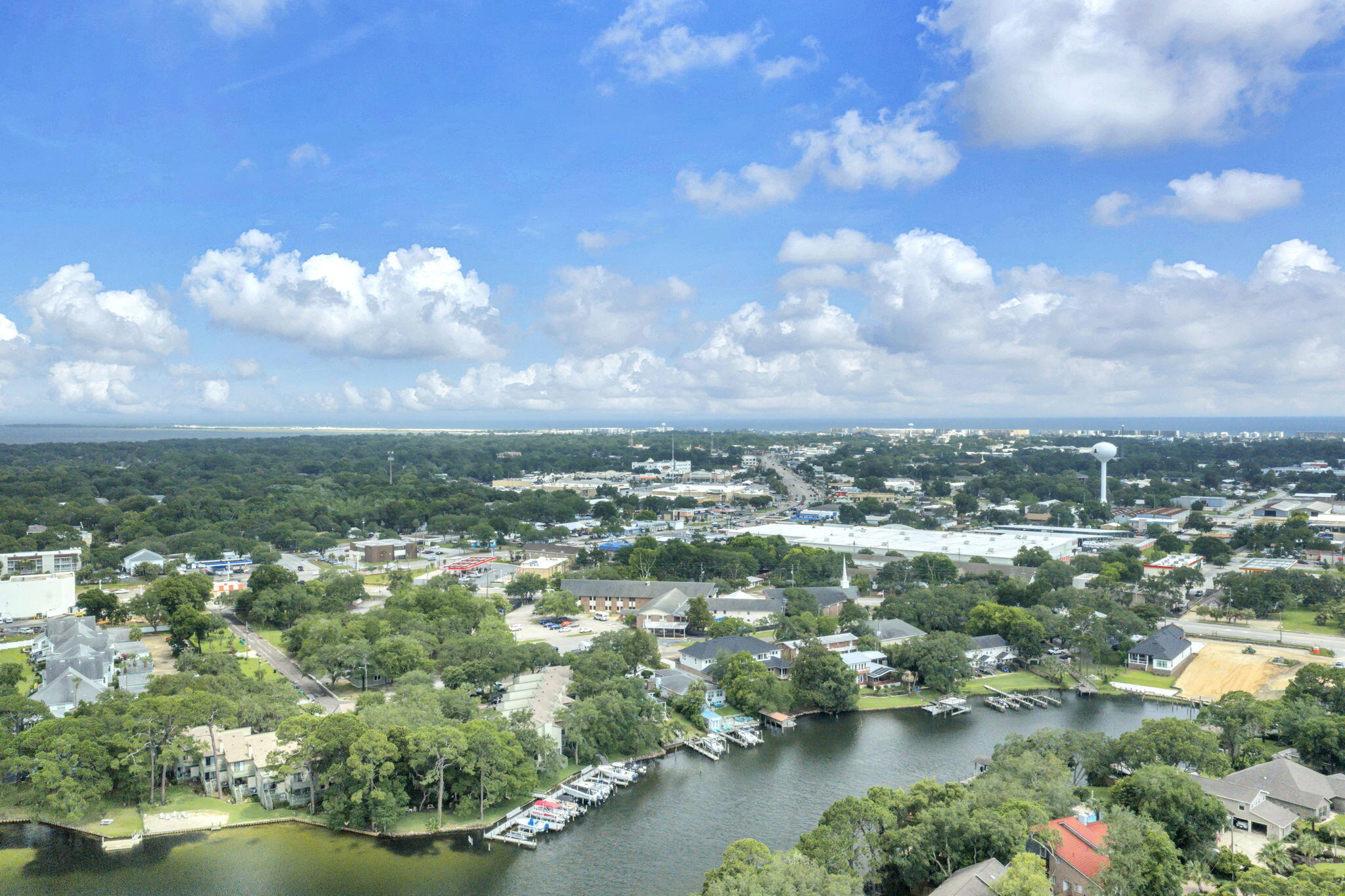 CINCO BAYOU LOTS 8 BLK 6 - Residential