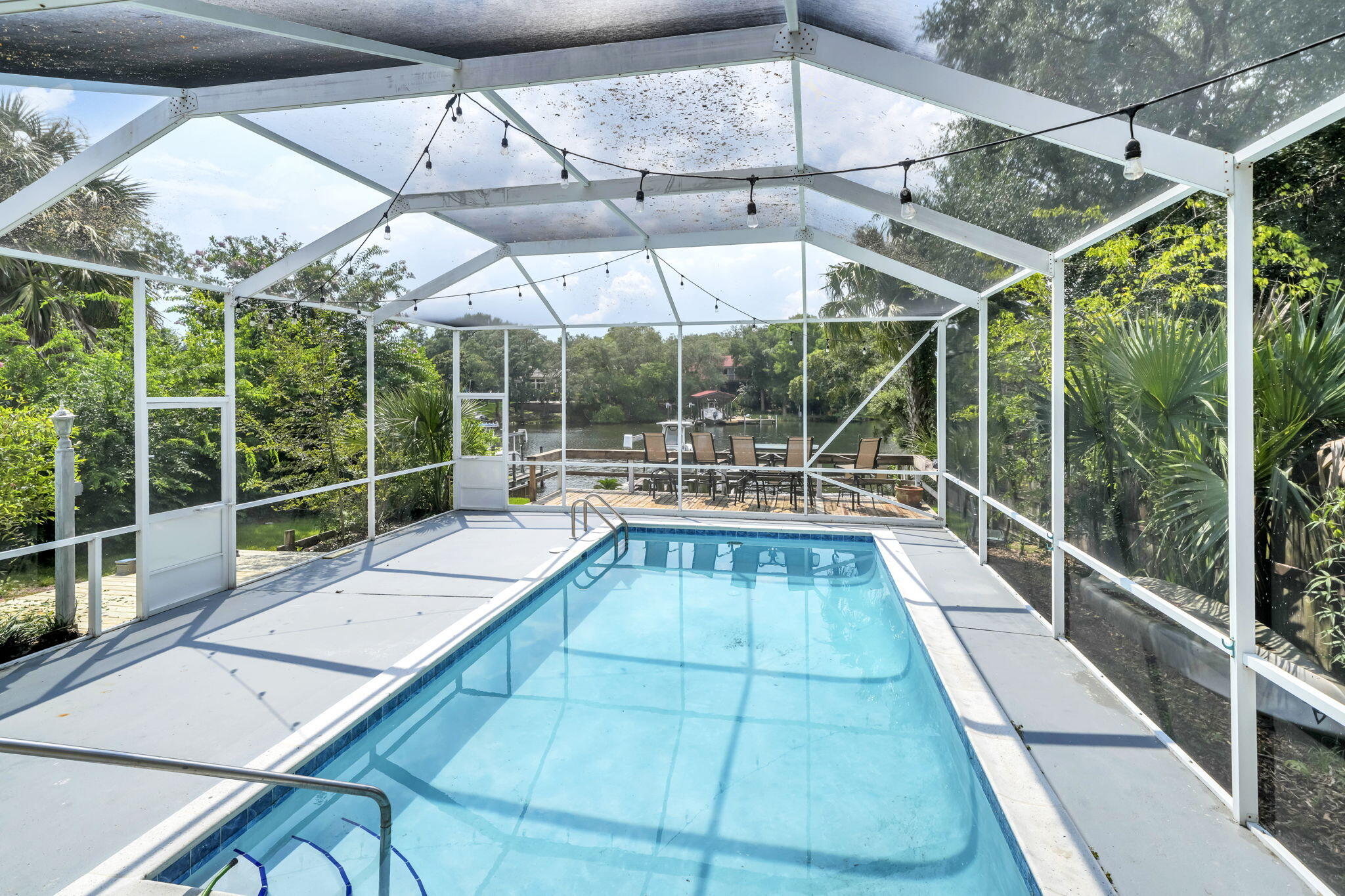 CINCO BAYOU LOTS 8 BLK 6 - Residential