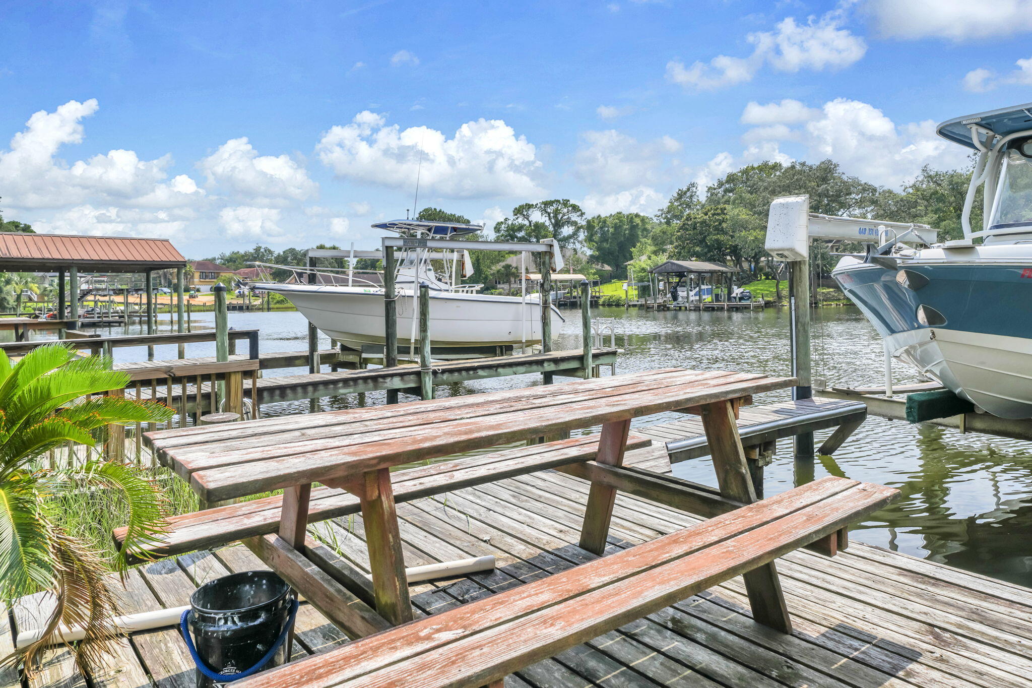 CINCO BAYOU LOTS 8 BLK 6 - Residential