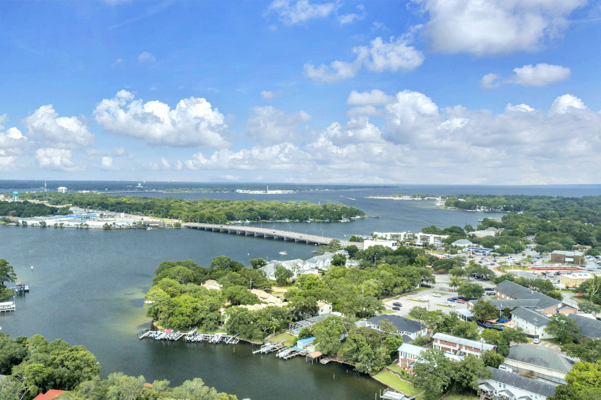 CINCO BAYOU LOTS 8 BLK 6 - Residential