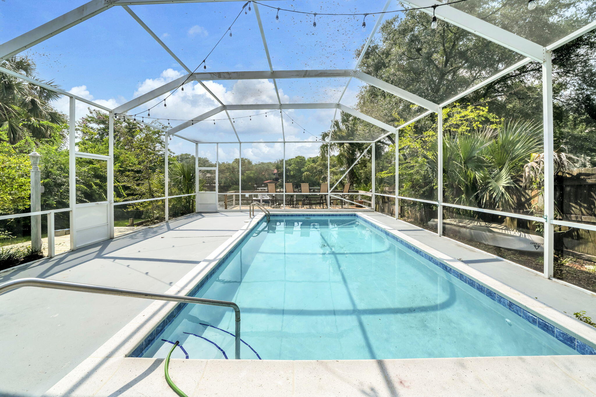 CINCO BAYOU LOTS 8 BLK 6 - Residential