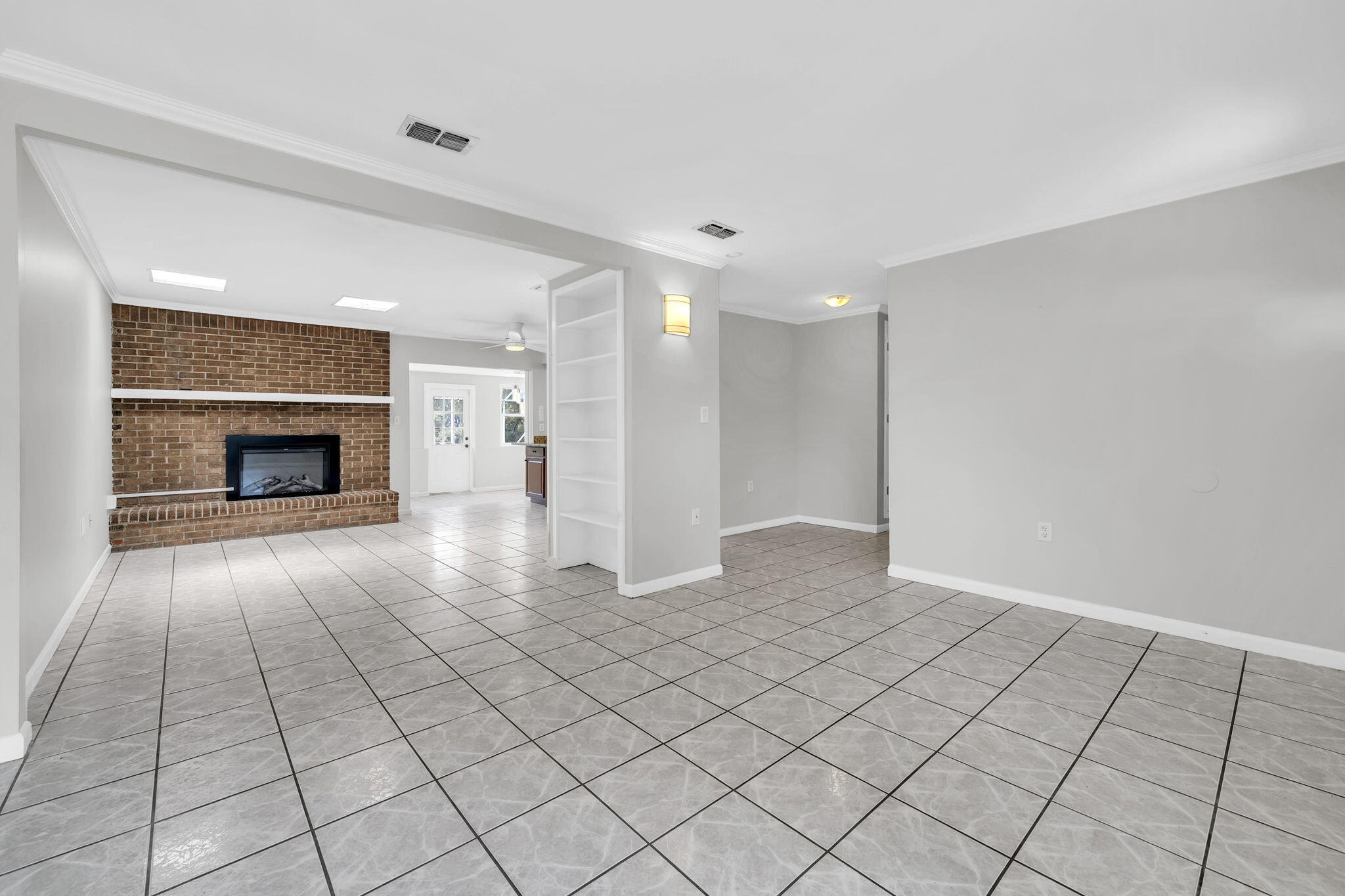 CINCO BAYOU LOTS 8 BLK 6 - Residential