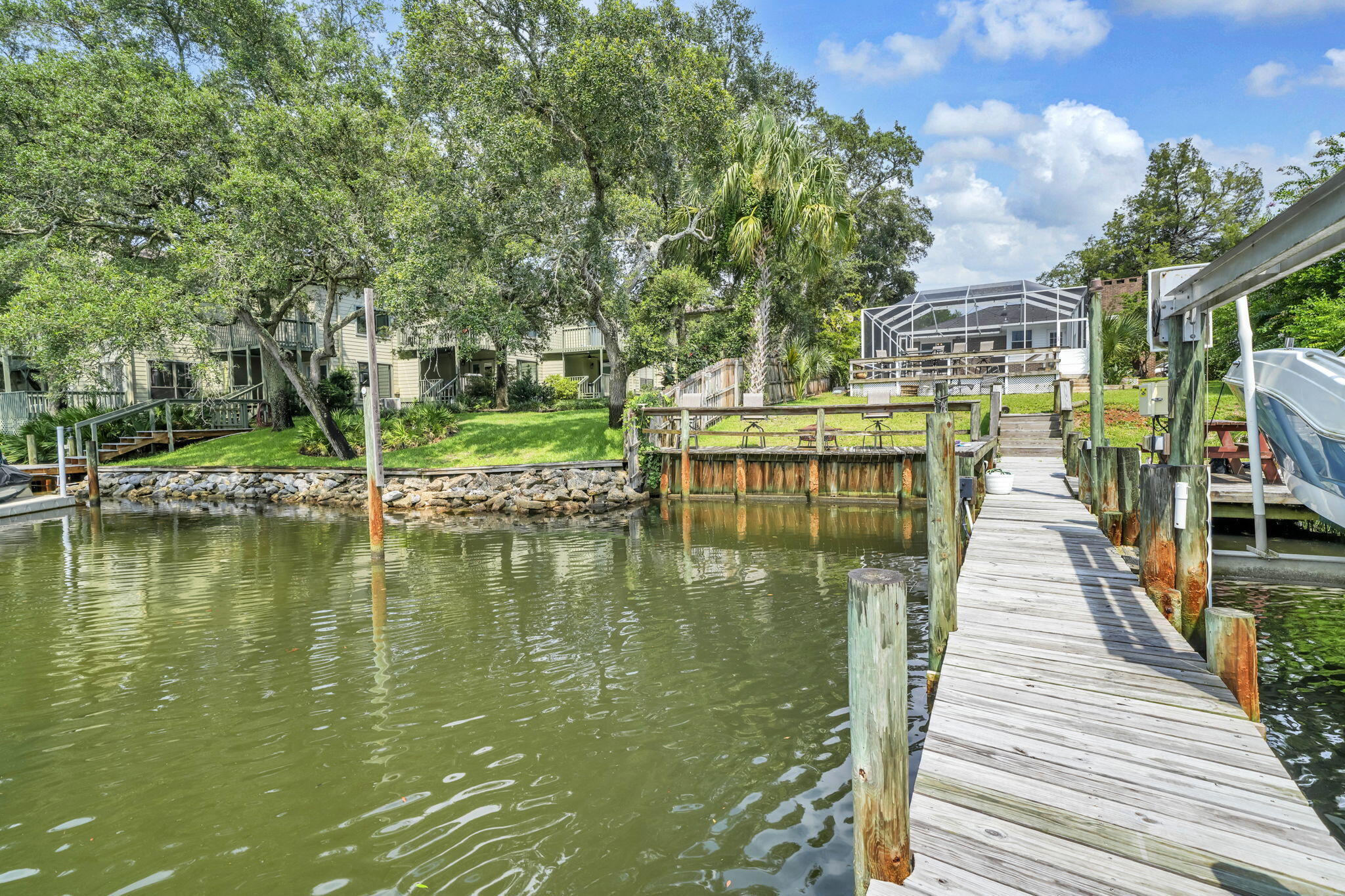 CINCO BAYOU LOTS 8 BLK 6 - Residential