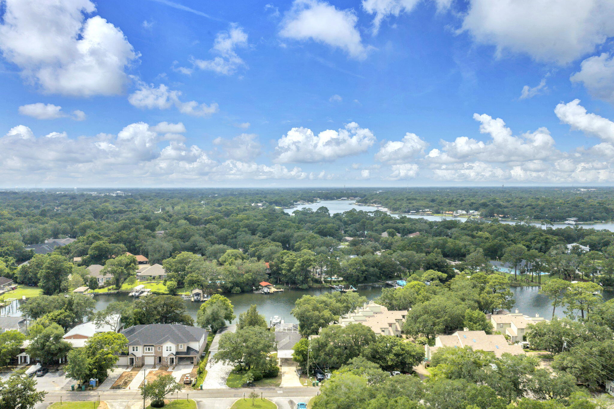CINCO BAYOU LOTS 8 BLK 6 - Residential