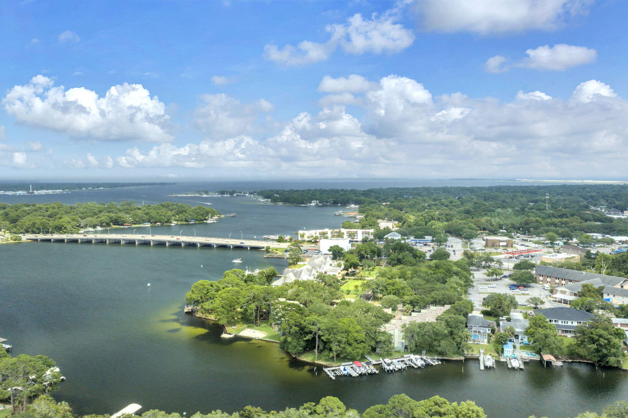 CINCO BAYOU LOTS 8 BLK 6 - Residential