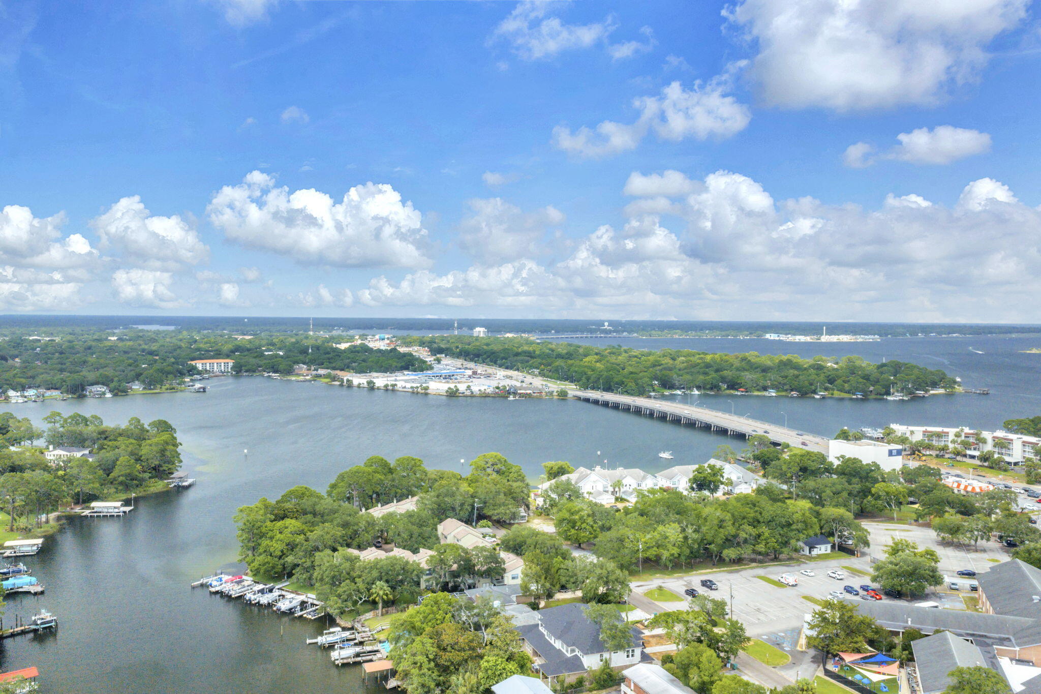 CINCO BAYOU LOTS 8 BLK 6 - Residential