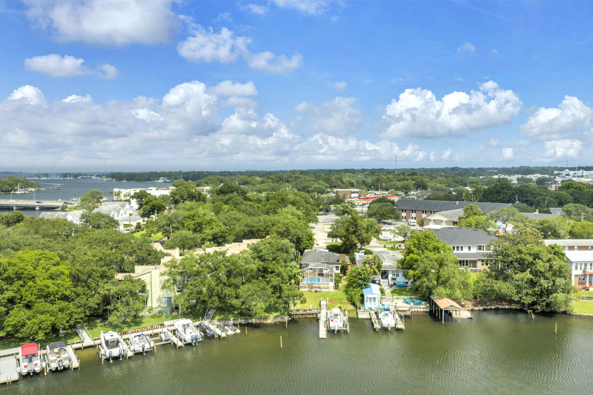 CINCO BAYOU LOTS 8 BLK 6 - Residential