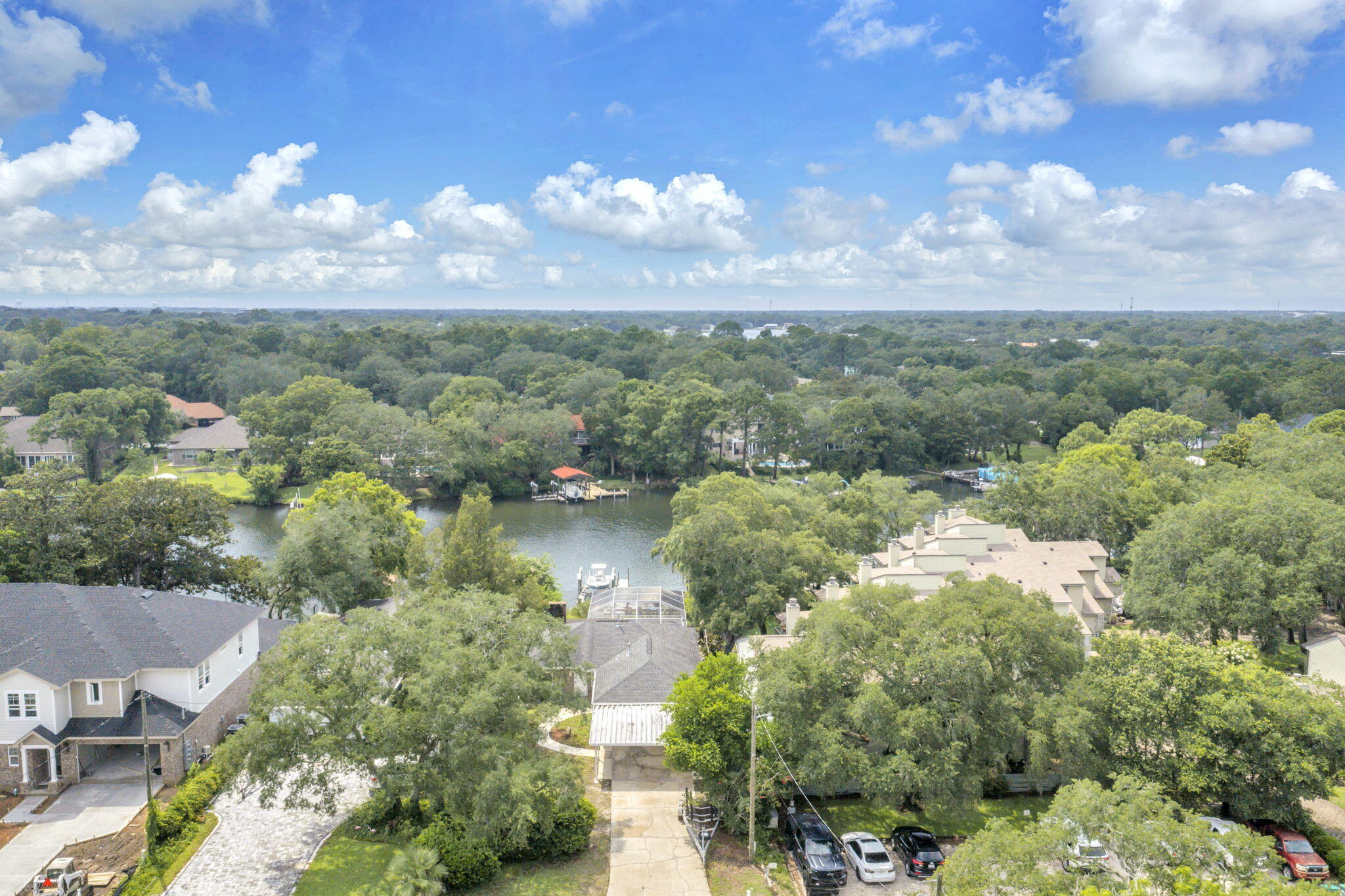 CINCO BAYOU LOTS 8 BLK 6 - Residential