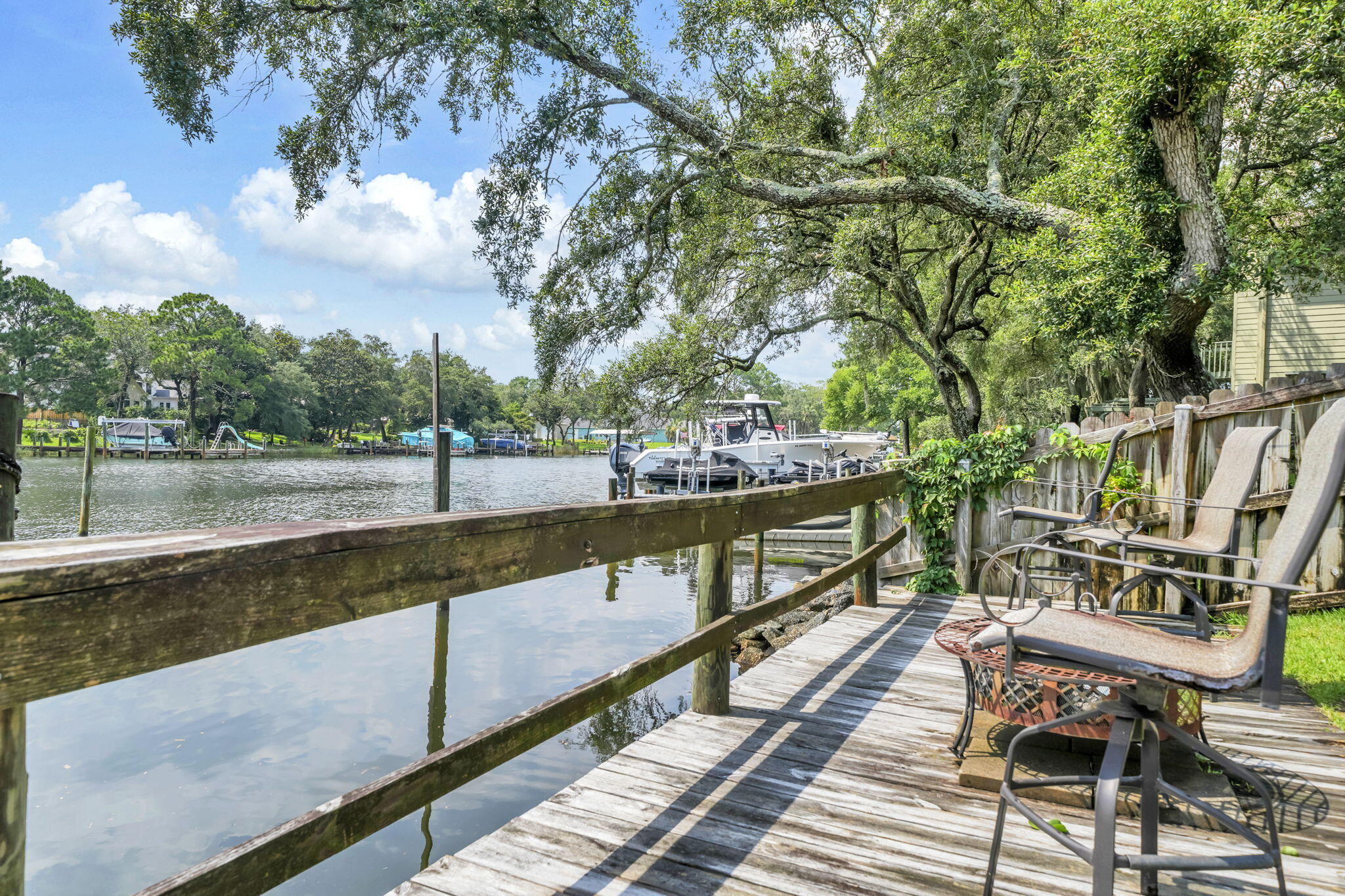 CINCO BAYOU LOTS 8 BLK 6 - Residential
