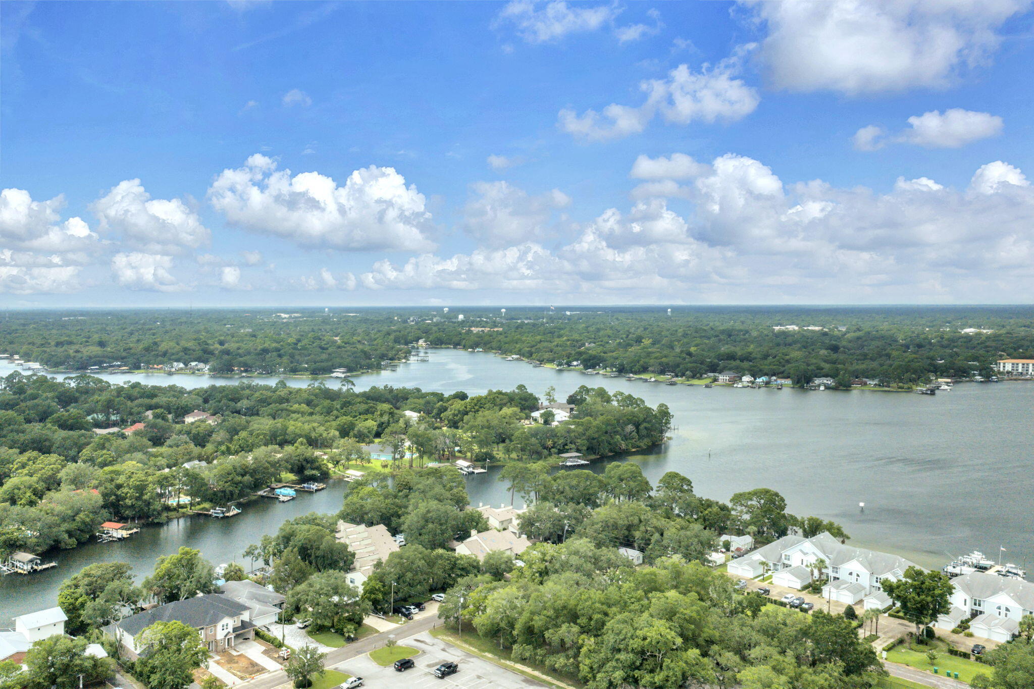 CINCO BAYOU LOTS 8 BLK 6 - Residential