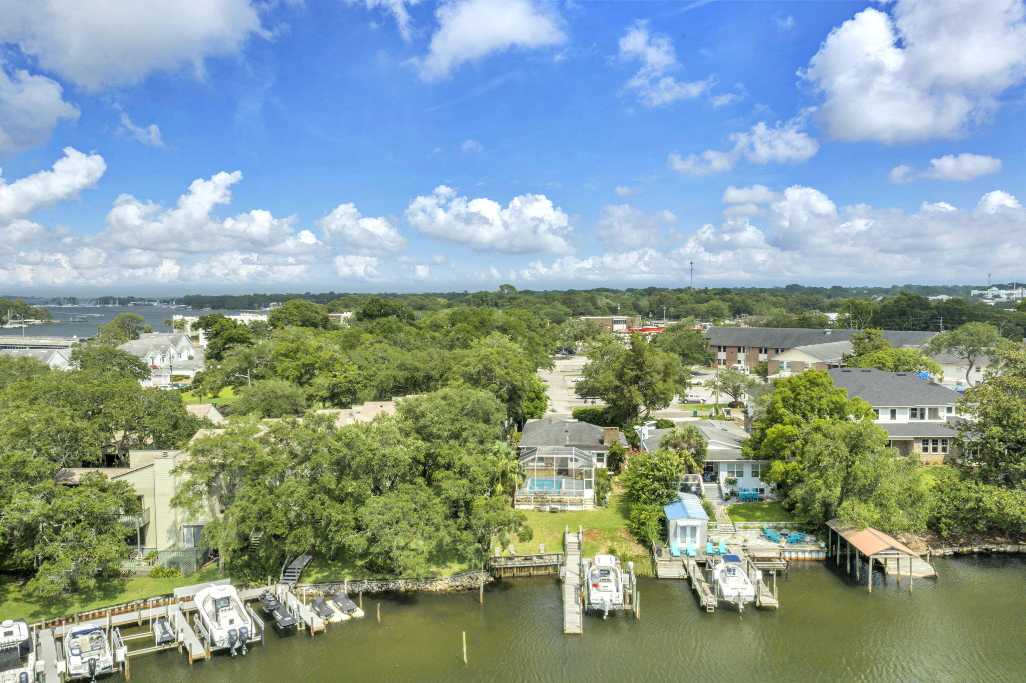 CINCO BAYOU LOTS 8 BLK 6 - Residential