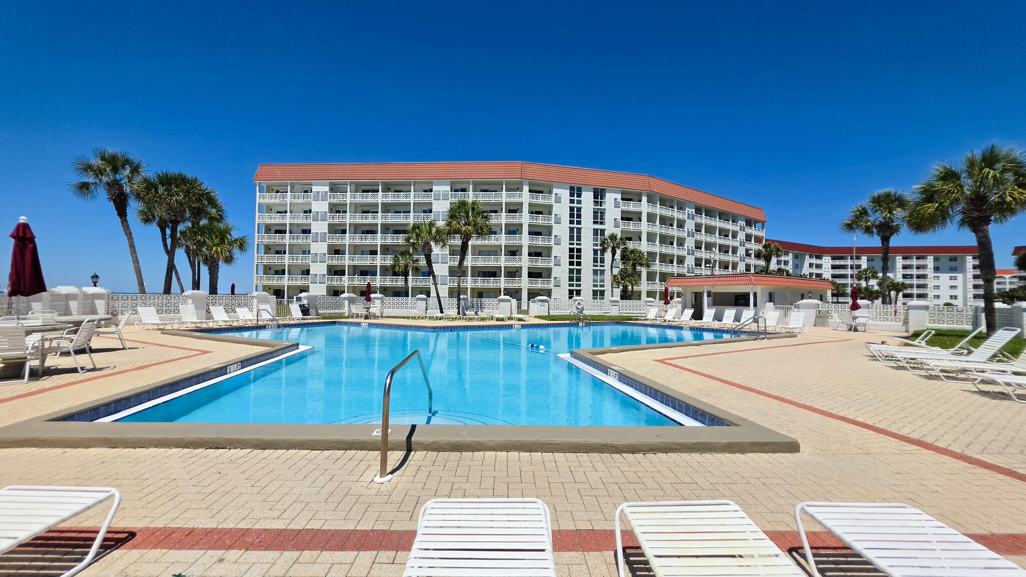 EL MATADOR CONDO - Residential