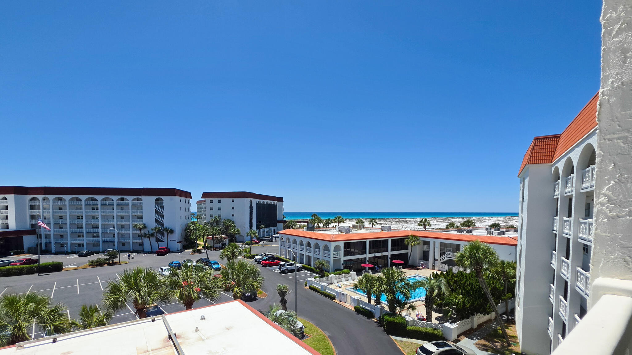 EL MATADOR CONDO - Residential