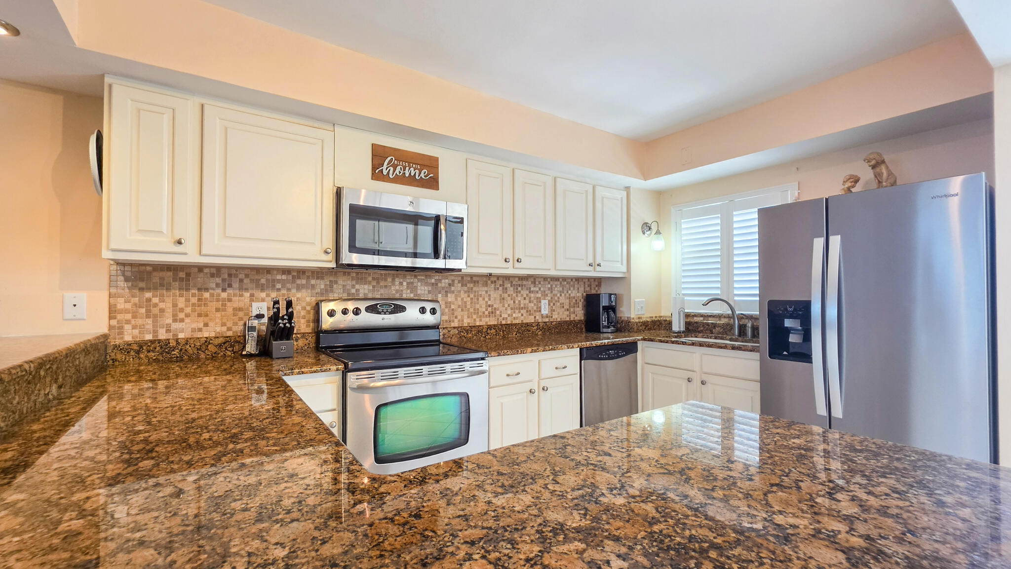 EL MATADOR CONDO - Residential