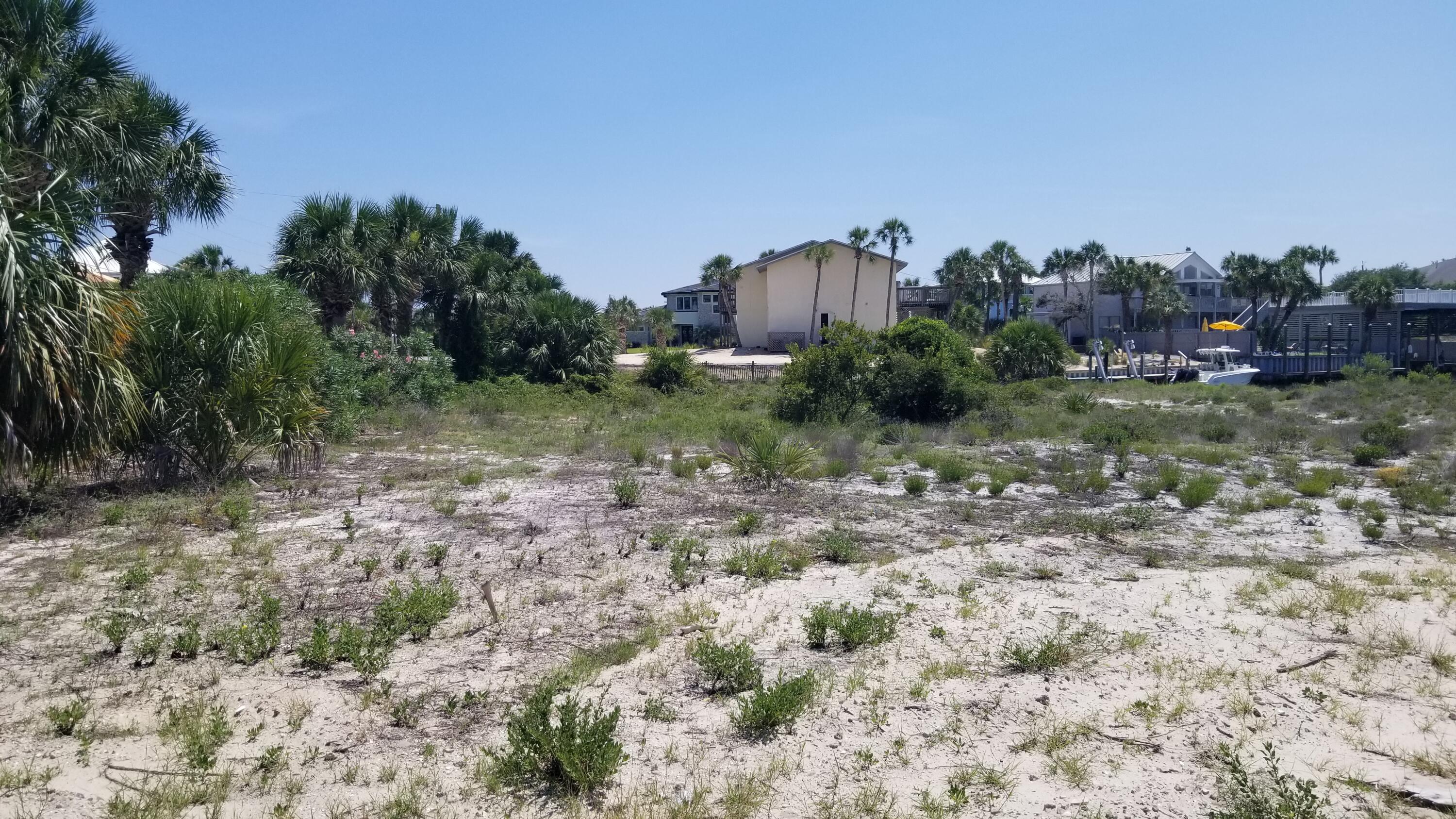 HOLIDAY ISLE - Land
