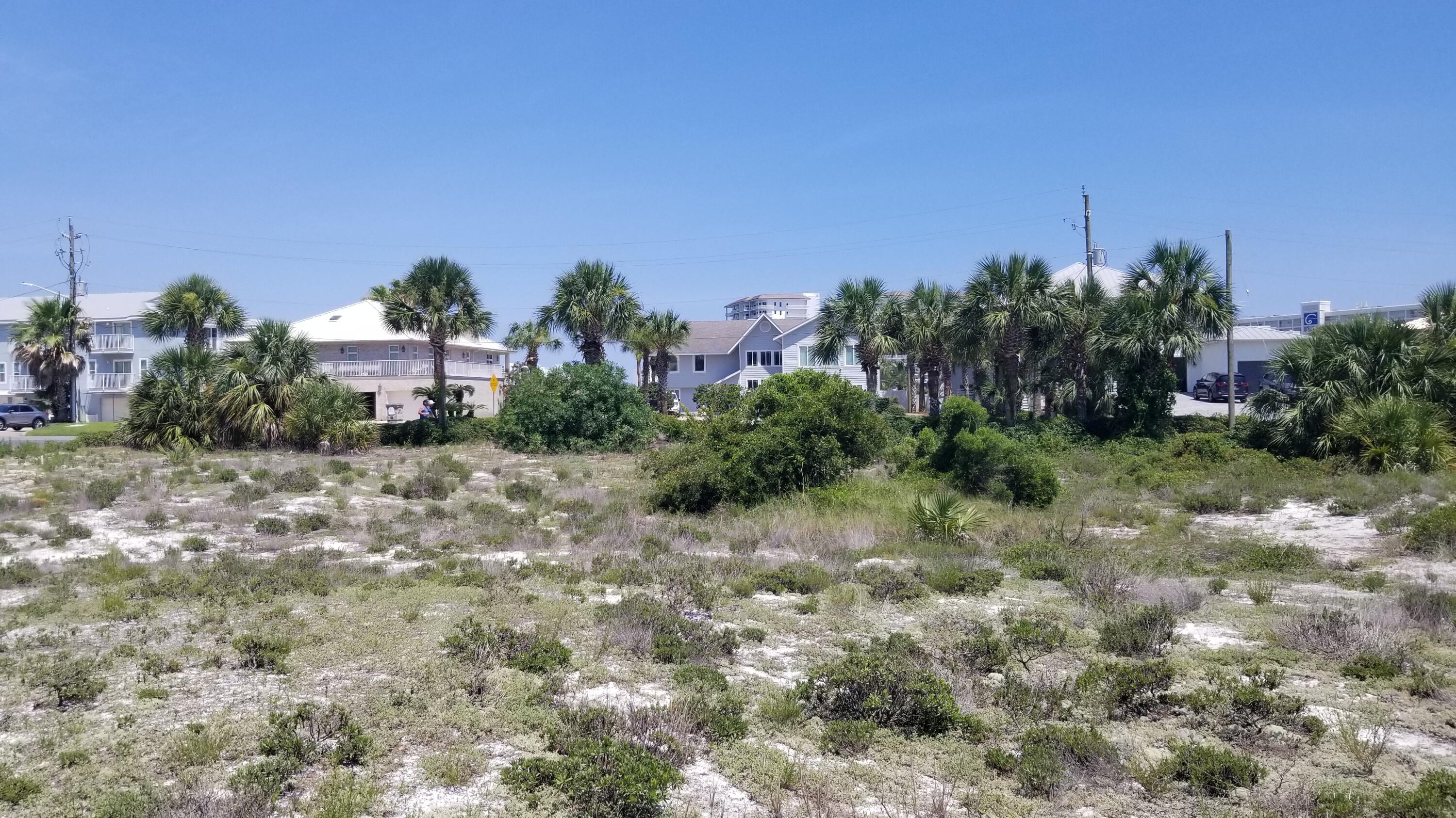 HOLIDAY ISLE - Land