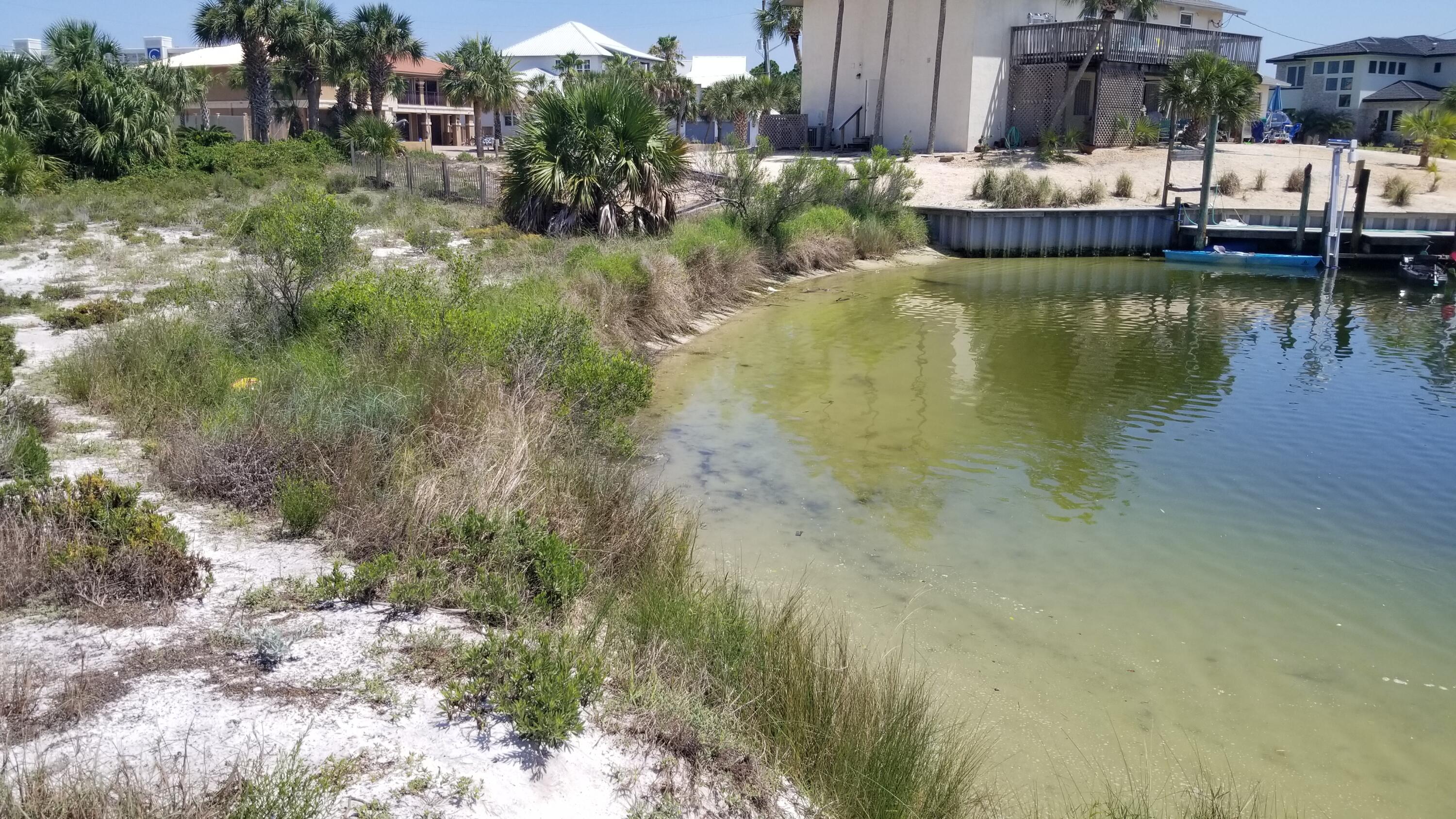 HOLIDAY ISLE - Land