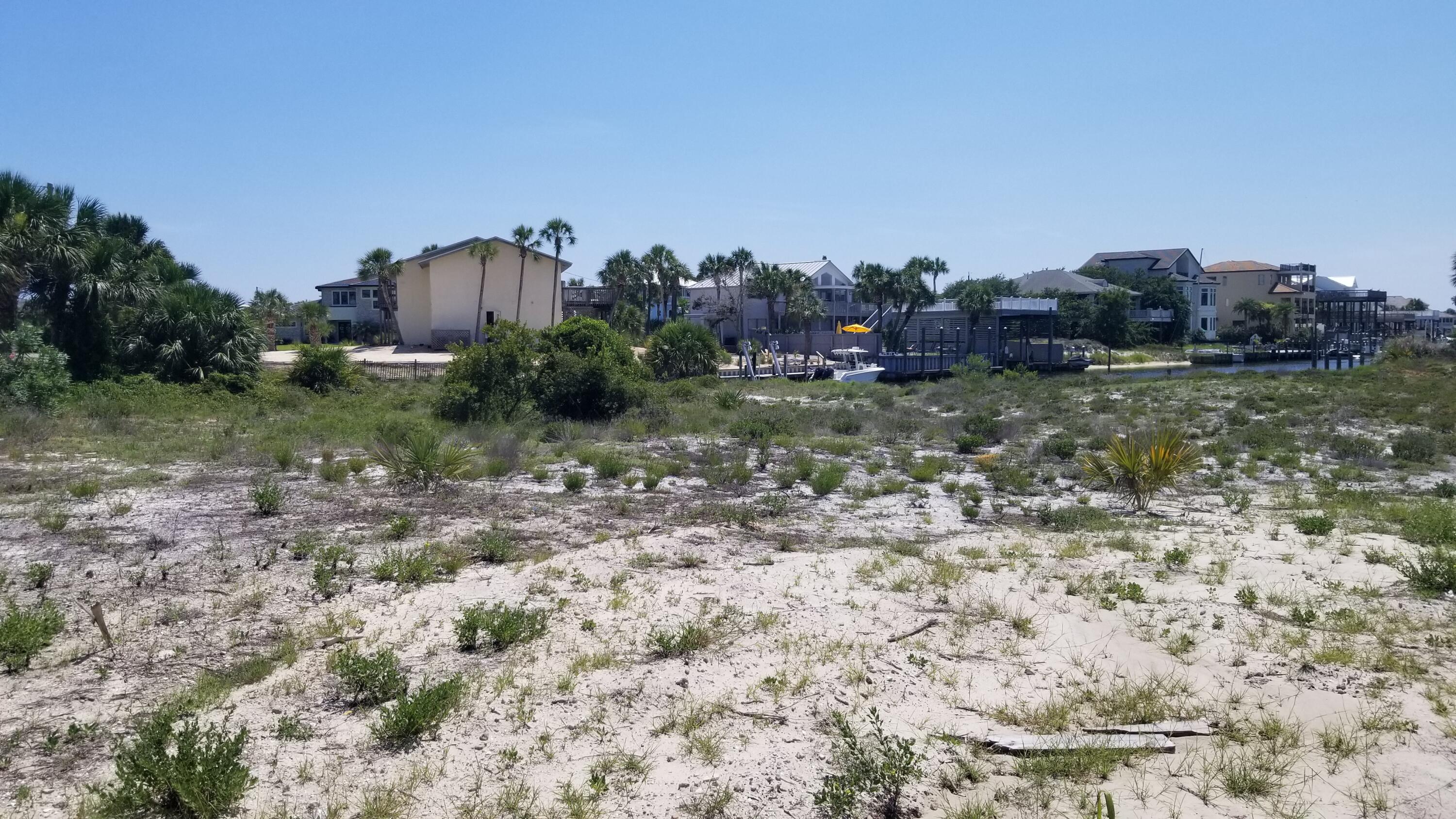 HOLIDAY ISLE - Land