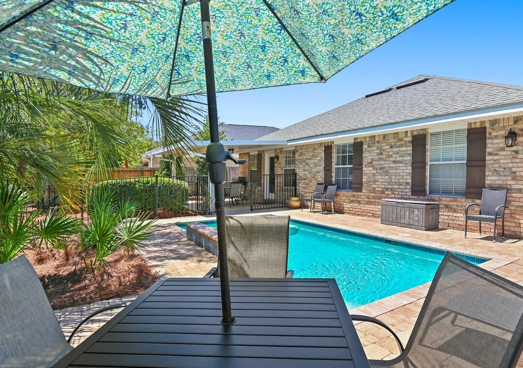 PARADISE RETREAT - Residential