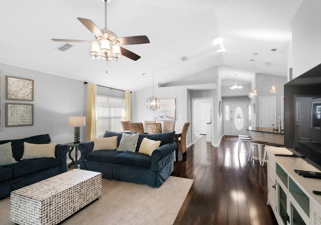 PARADISE RETREAT - Residential