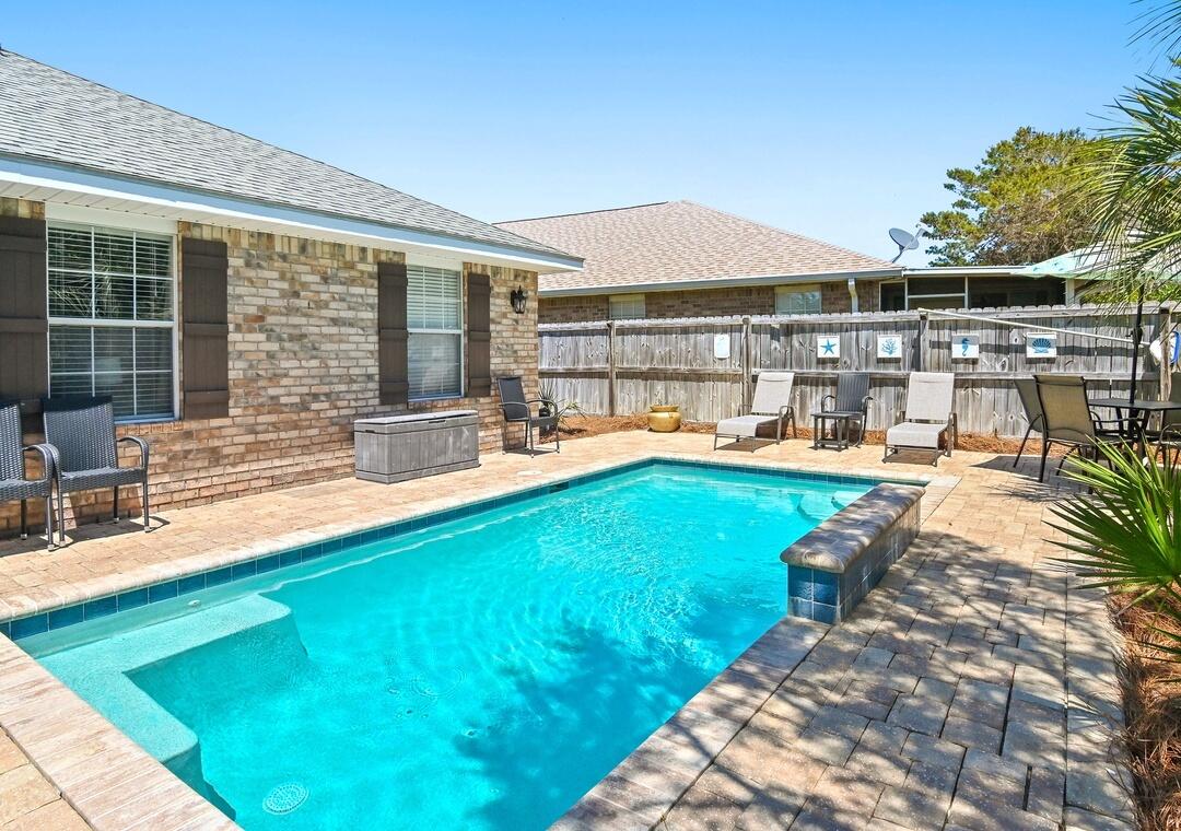 PARADISE RETREAT - Residential
